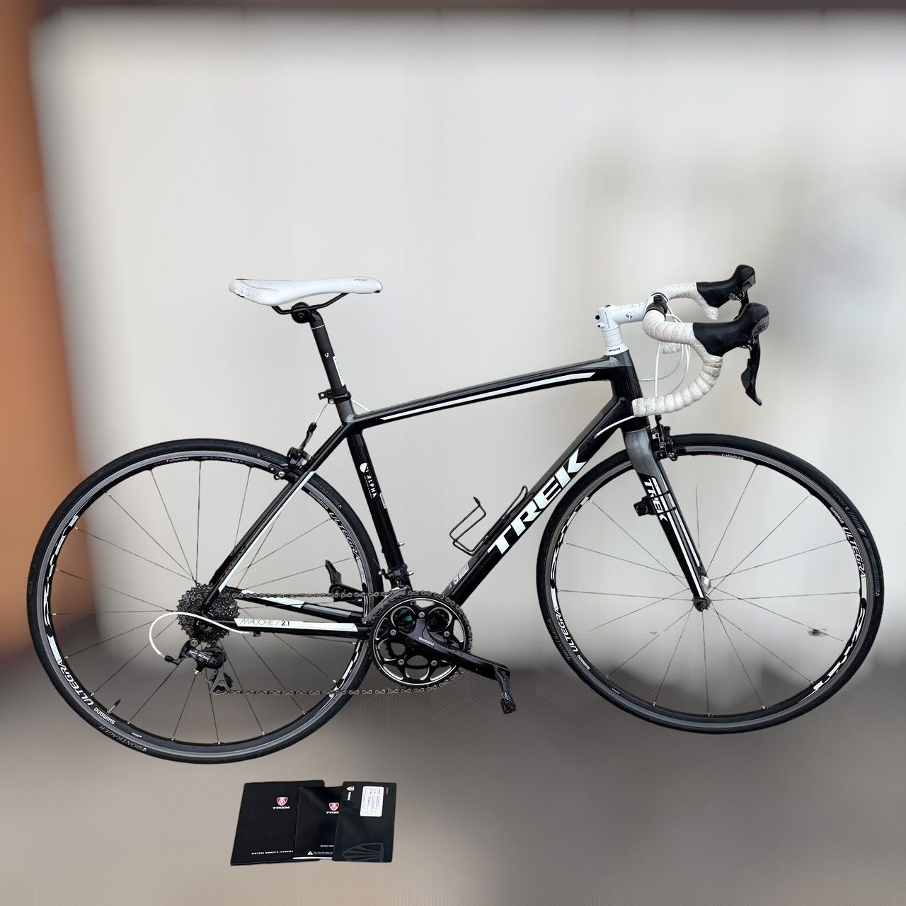 ○Trek madone 2.1 ロードバイク アルミフレーム カーボンフォーク