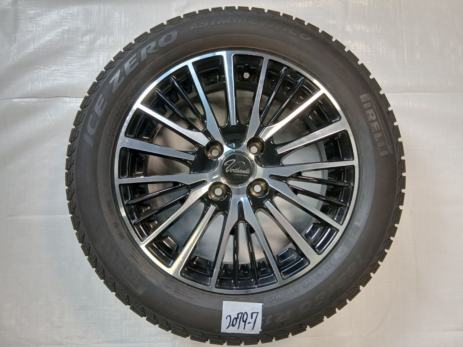 ◇新品ピレリ185/60R15+中古アルミスタッドレスセット ヤリス、ヴィッツ 美品』ピレリスタッドレス 185/60R15 15インチ アルミホイール