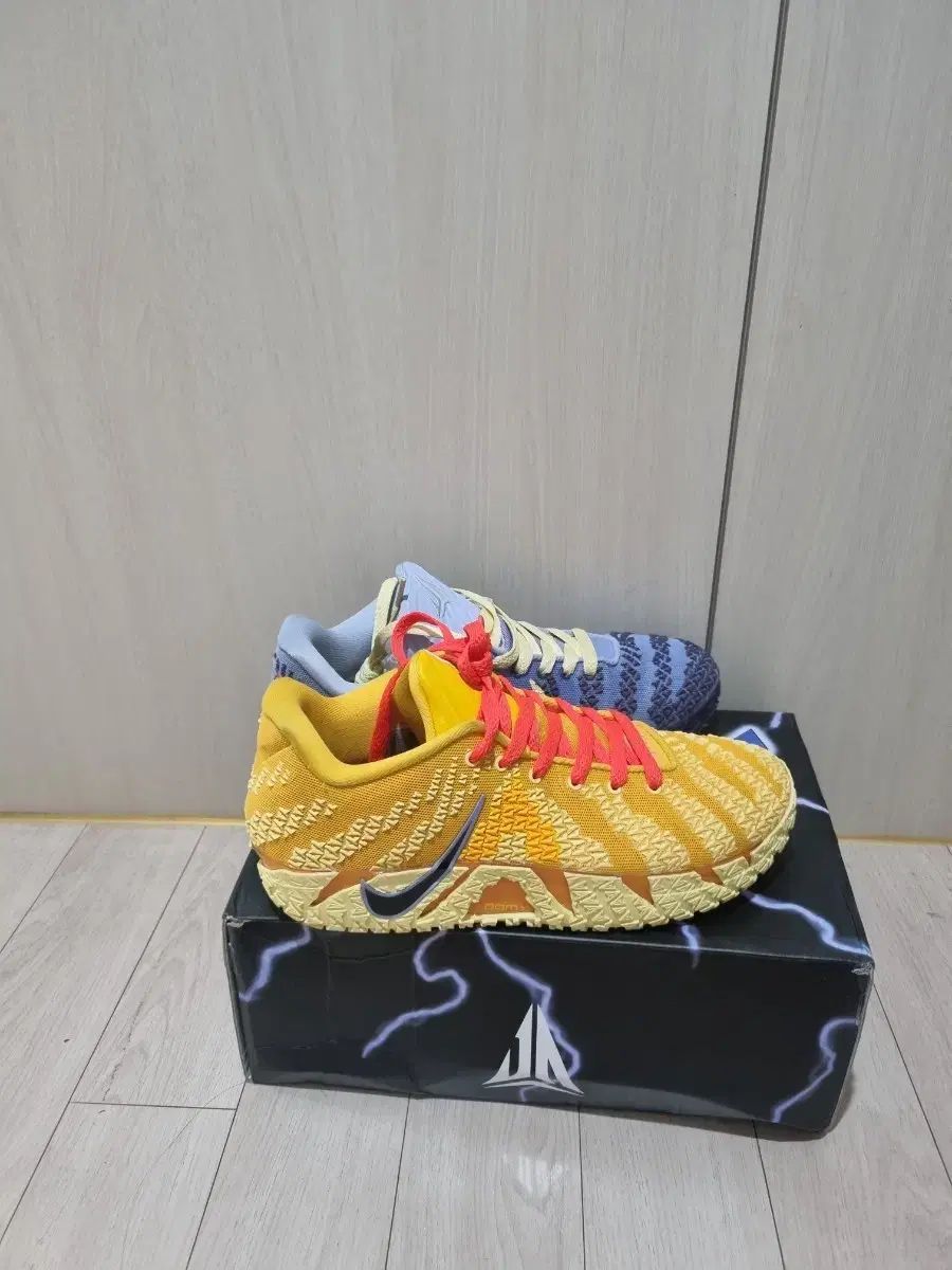 ほぼ新品)) NIKE ジャ3 ユニバーシティ バスケシューズ 275 24,386円