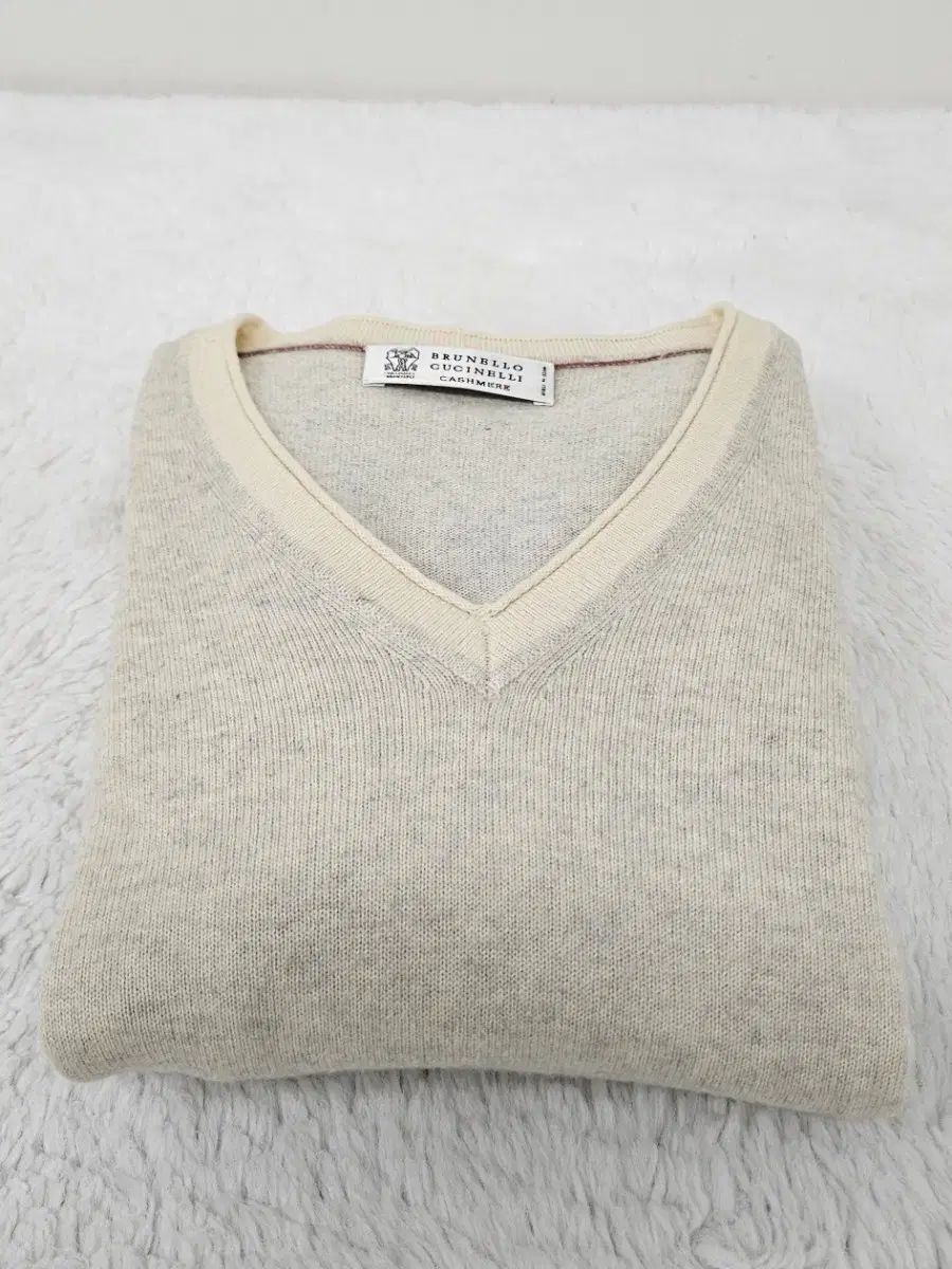 BRUNELLO CUCINELLI(ブルネロクチネリ) カシミア Vネック セーター