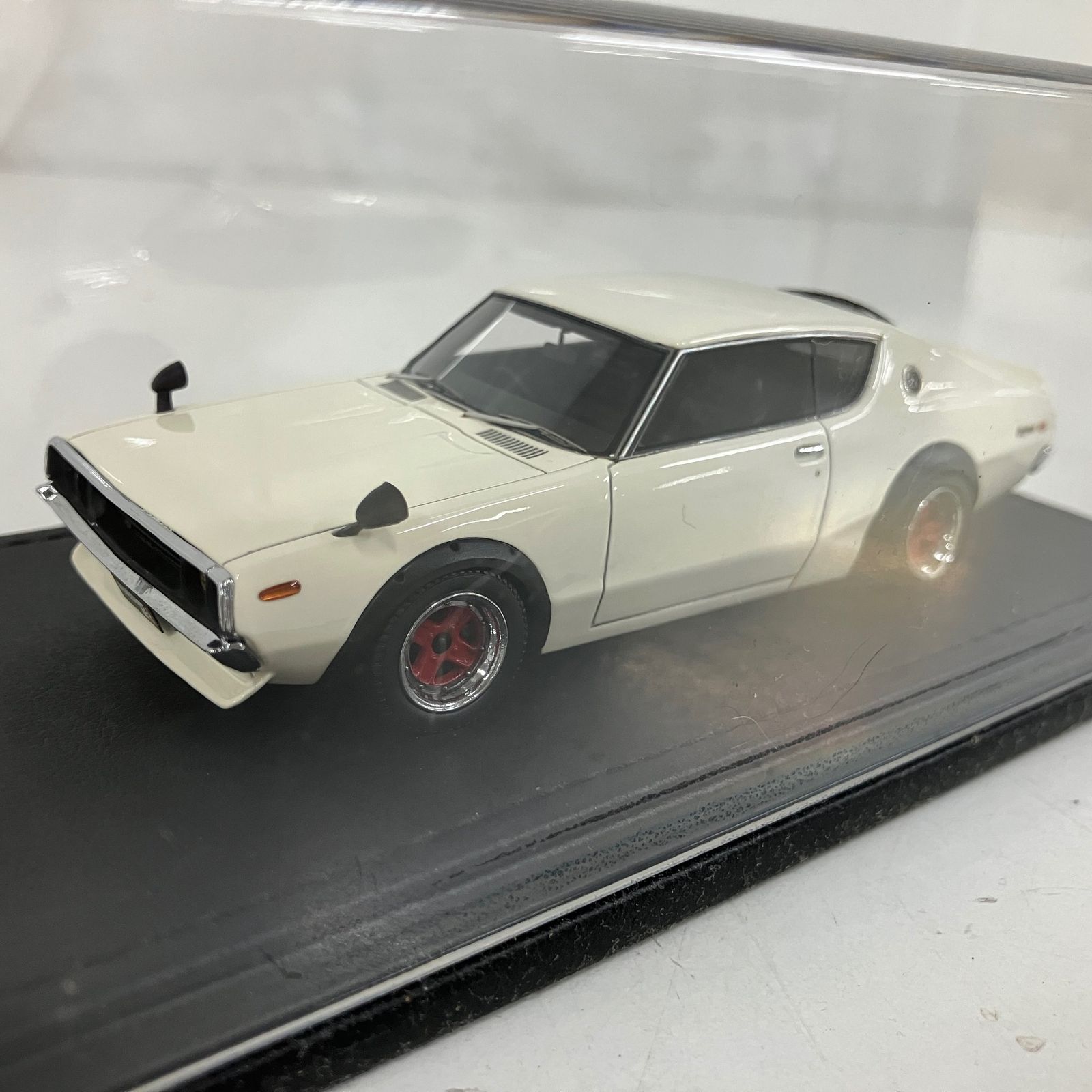 ignition model Nissan Skyline 2000 GT-R KPGC110 White