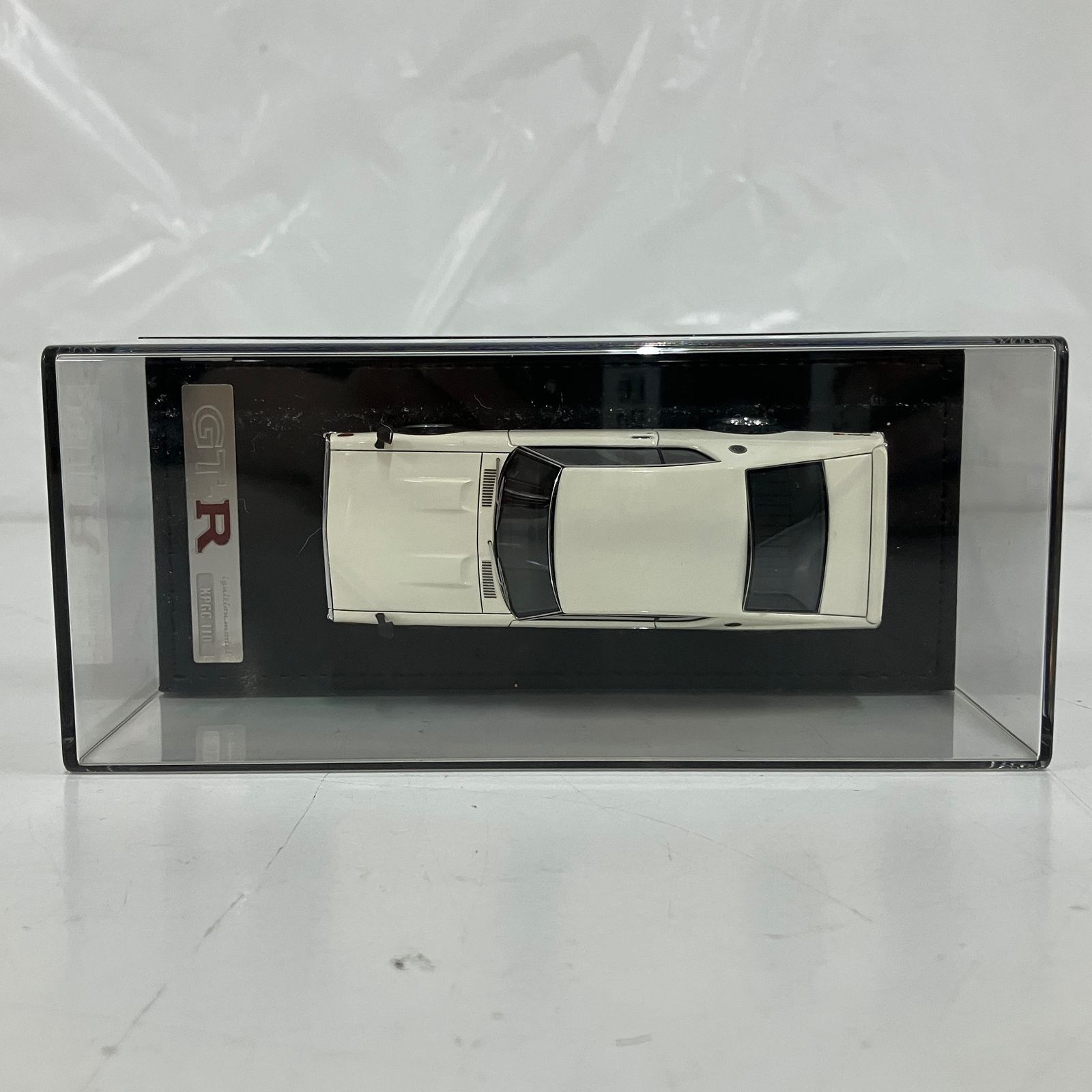 ignition model Nissan Skyline 2000 GT-R KPGC110 White