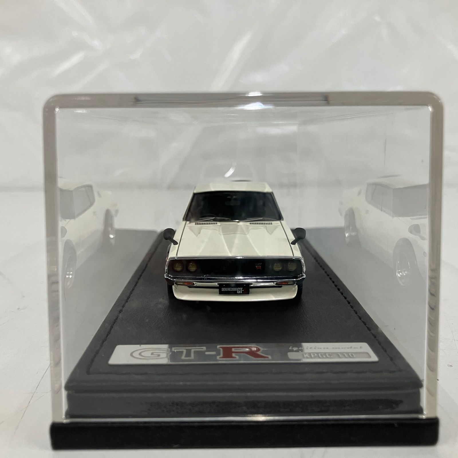 ignition model Nissan Skyline 2000 GT-R KPGC110 White