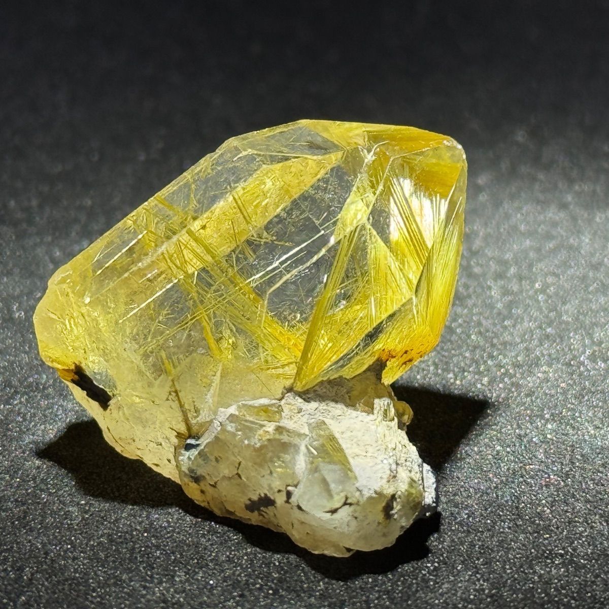 天然 ゴールドルチルクォーツ 原石 水晶 鉱物標本 コレクション - メルカリ