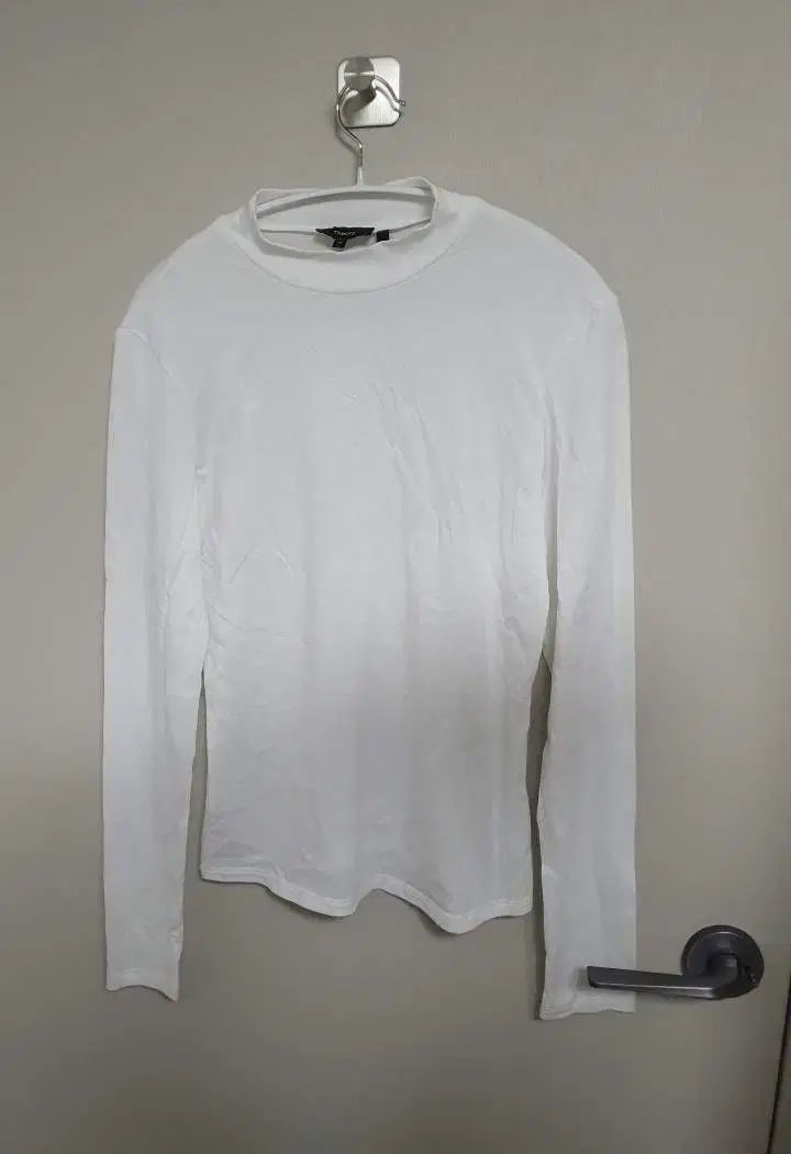Theory モクネック長袖Tシャツ
