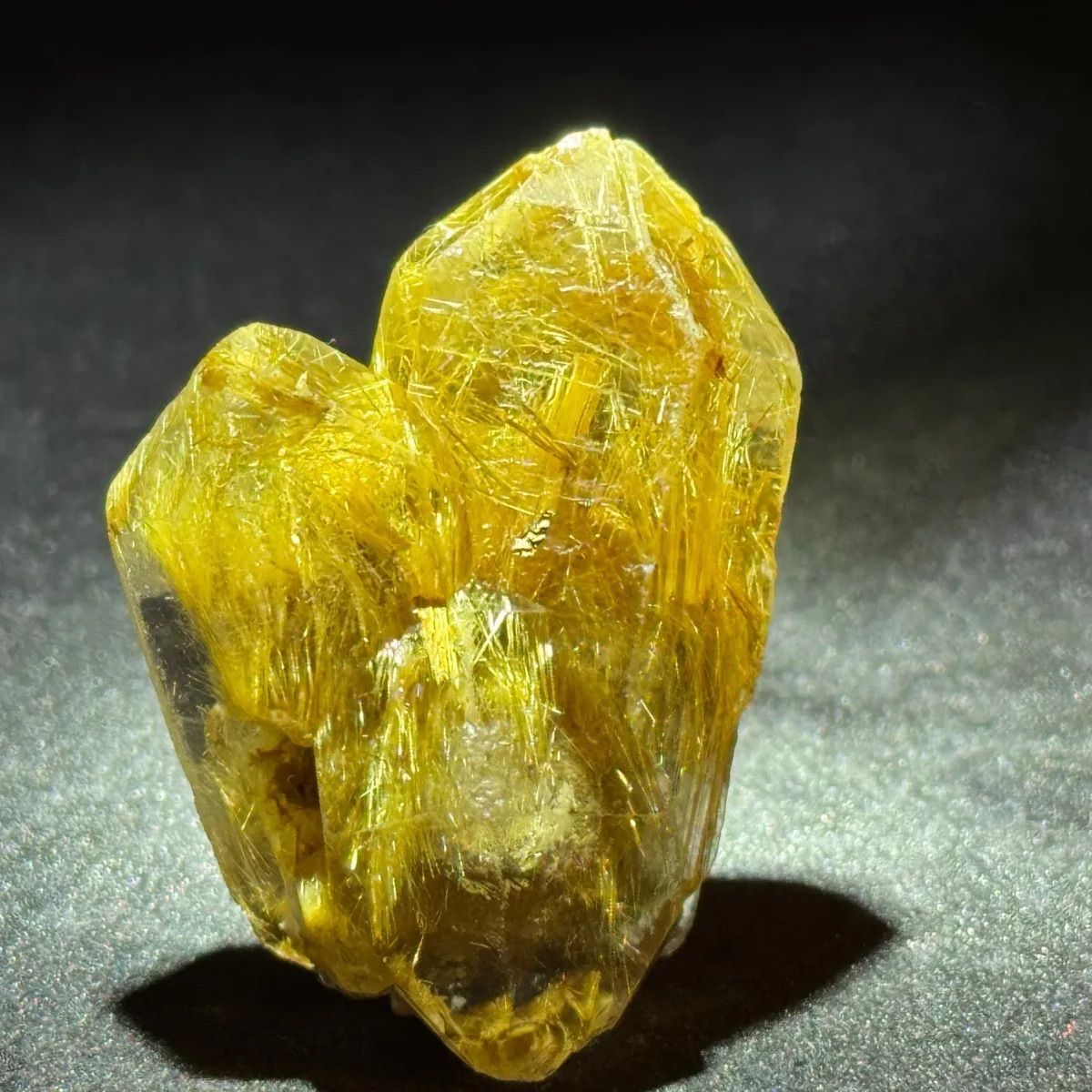 天然 ゴールドルチルクォーツ 原石クラスター 水晶 鉱物標本