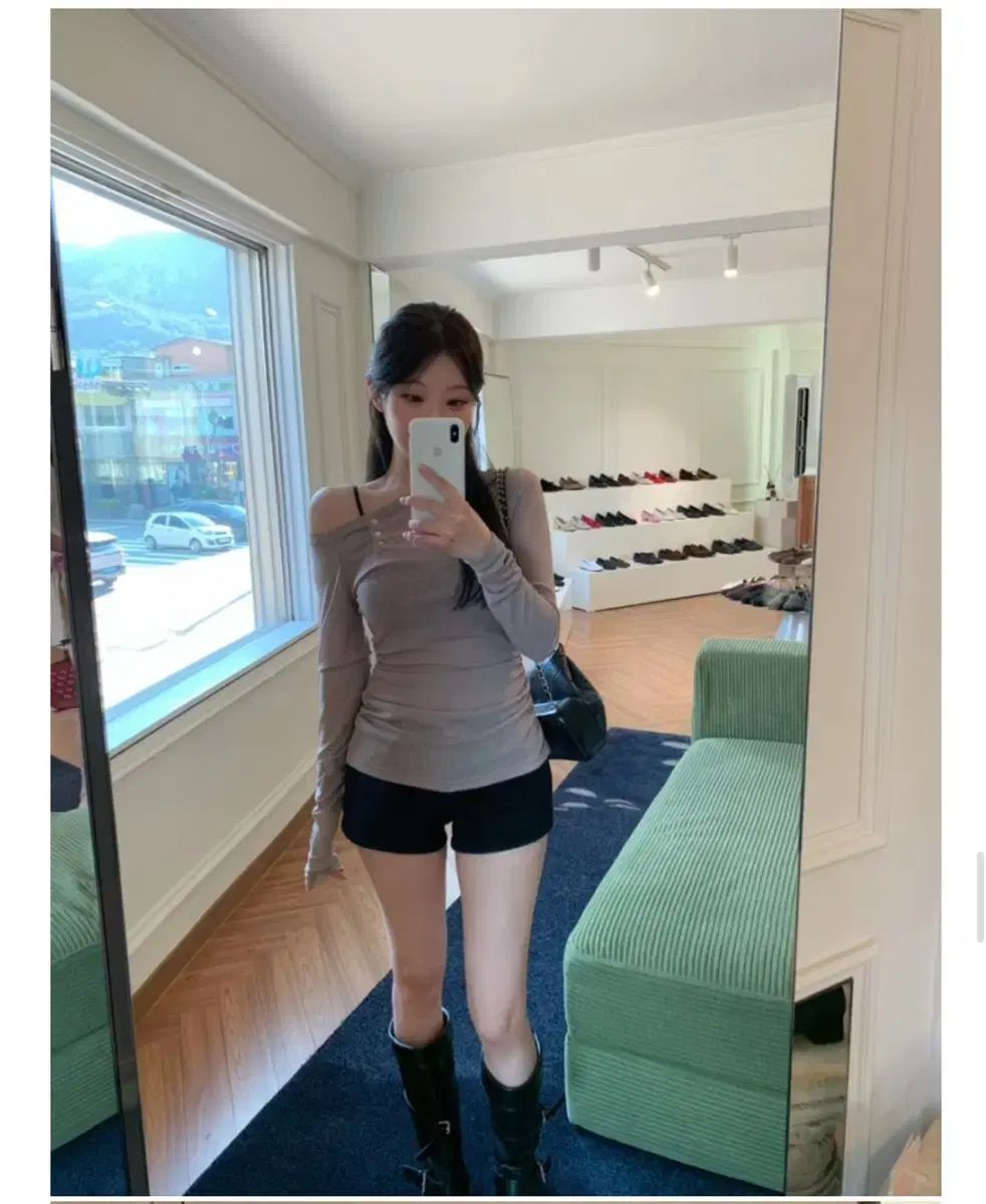 新品) ヴェルニ プレイ プレート スリム Tシャツ ブラウン