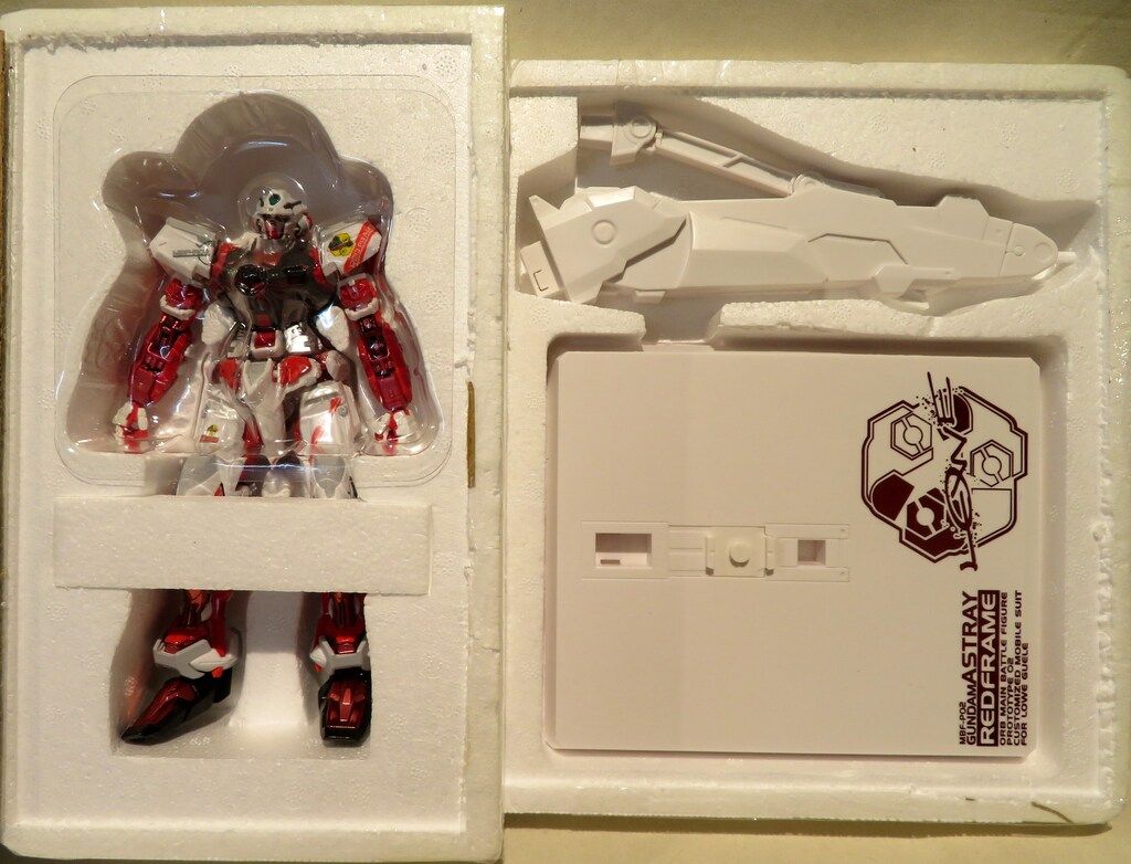 バンダイ METAL BUILD ガンダムアストレイレッドフレーム