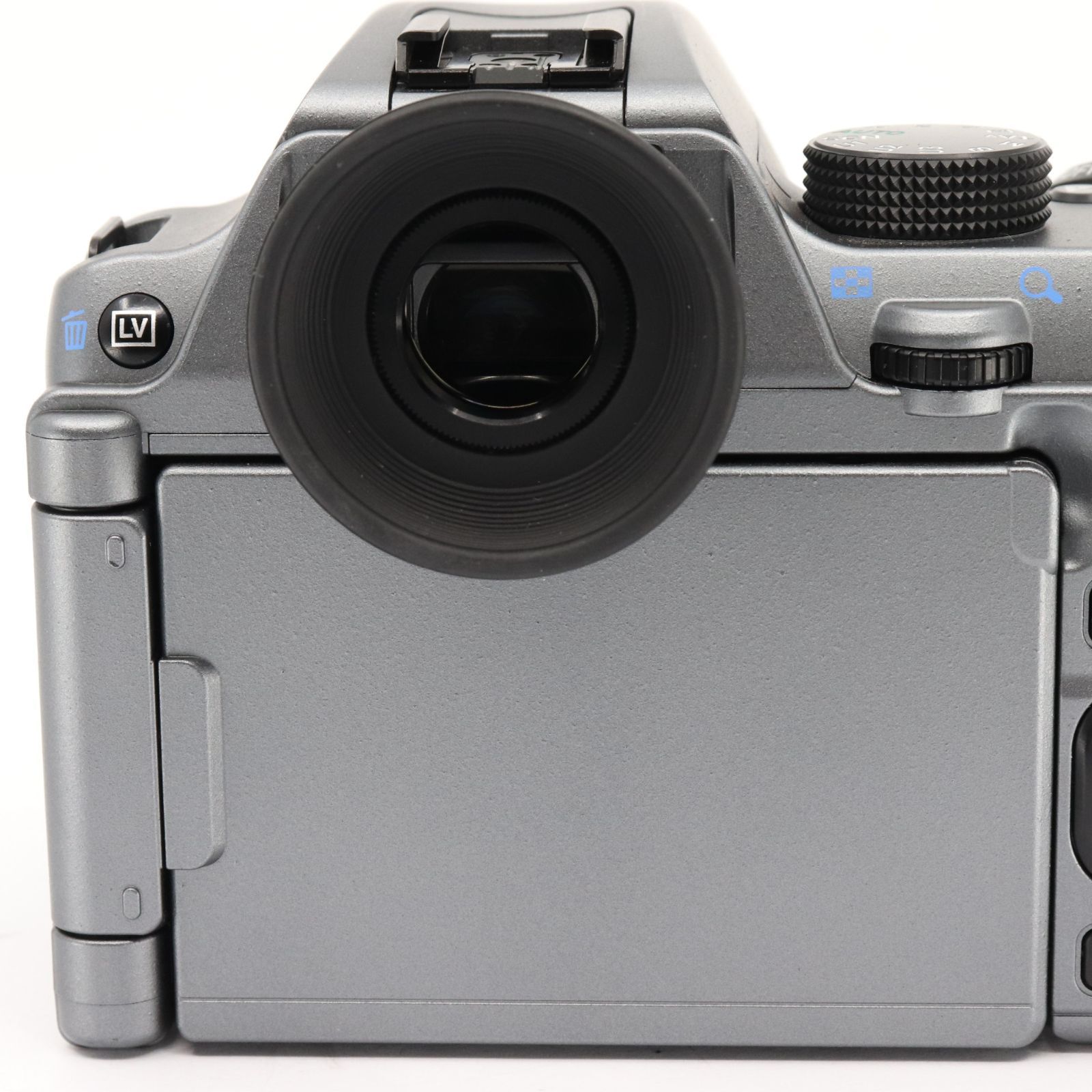 Pentax K-70 ボディ シルキーシルバーペンタックス シャッター回数242