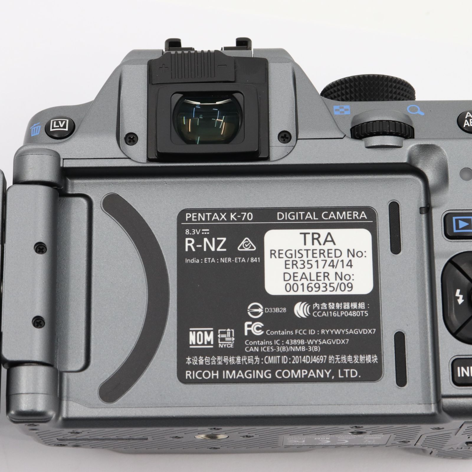 Pentax K-70 ボディ シルキーシルバーペンタックス シャッター回数242