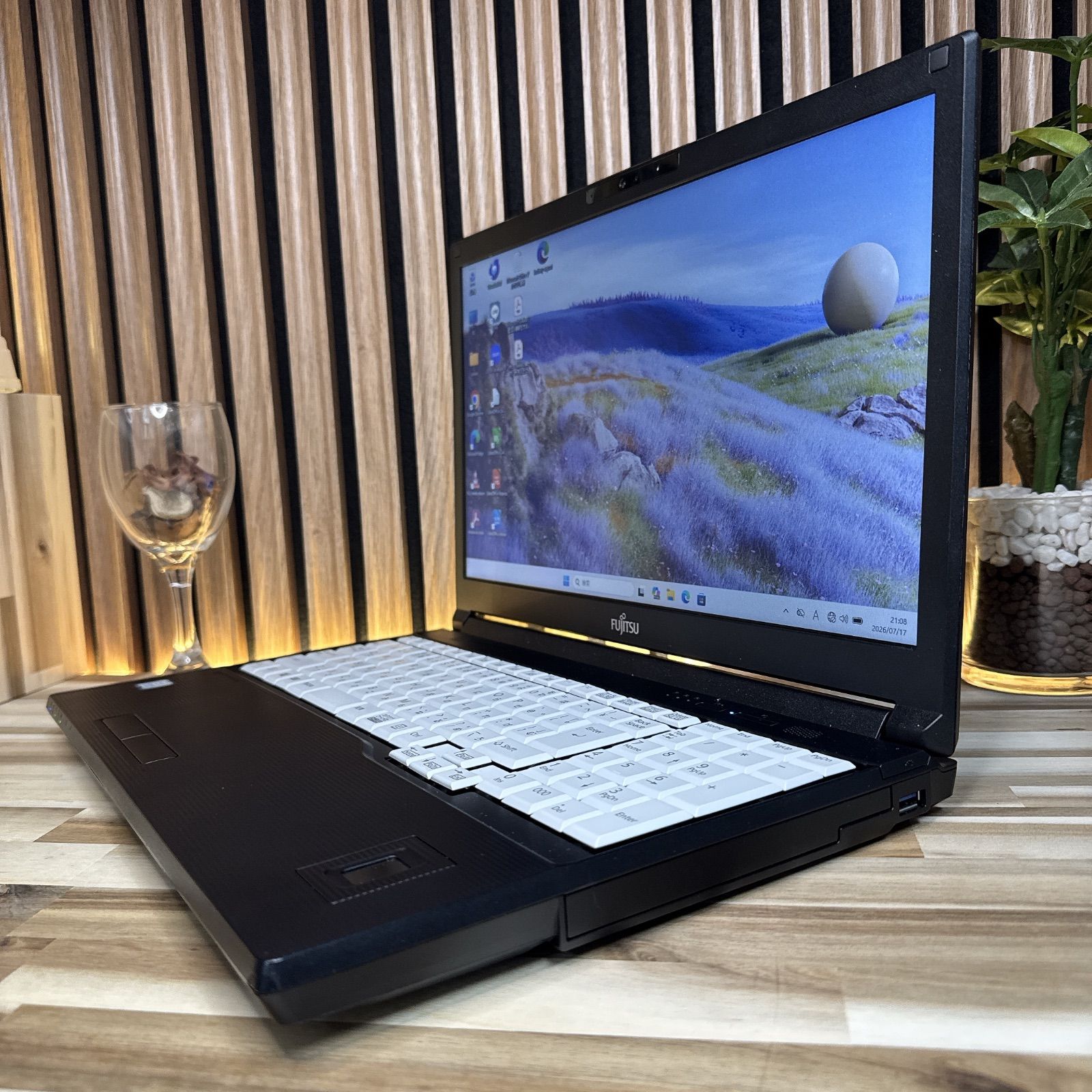 ☘準美品‼️大型液晶☘富士通 LIFEBOOK A749☘SSD256GB☘メモリ8GB