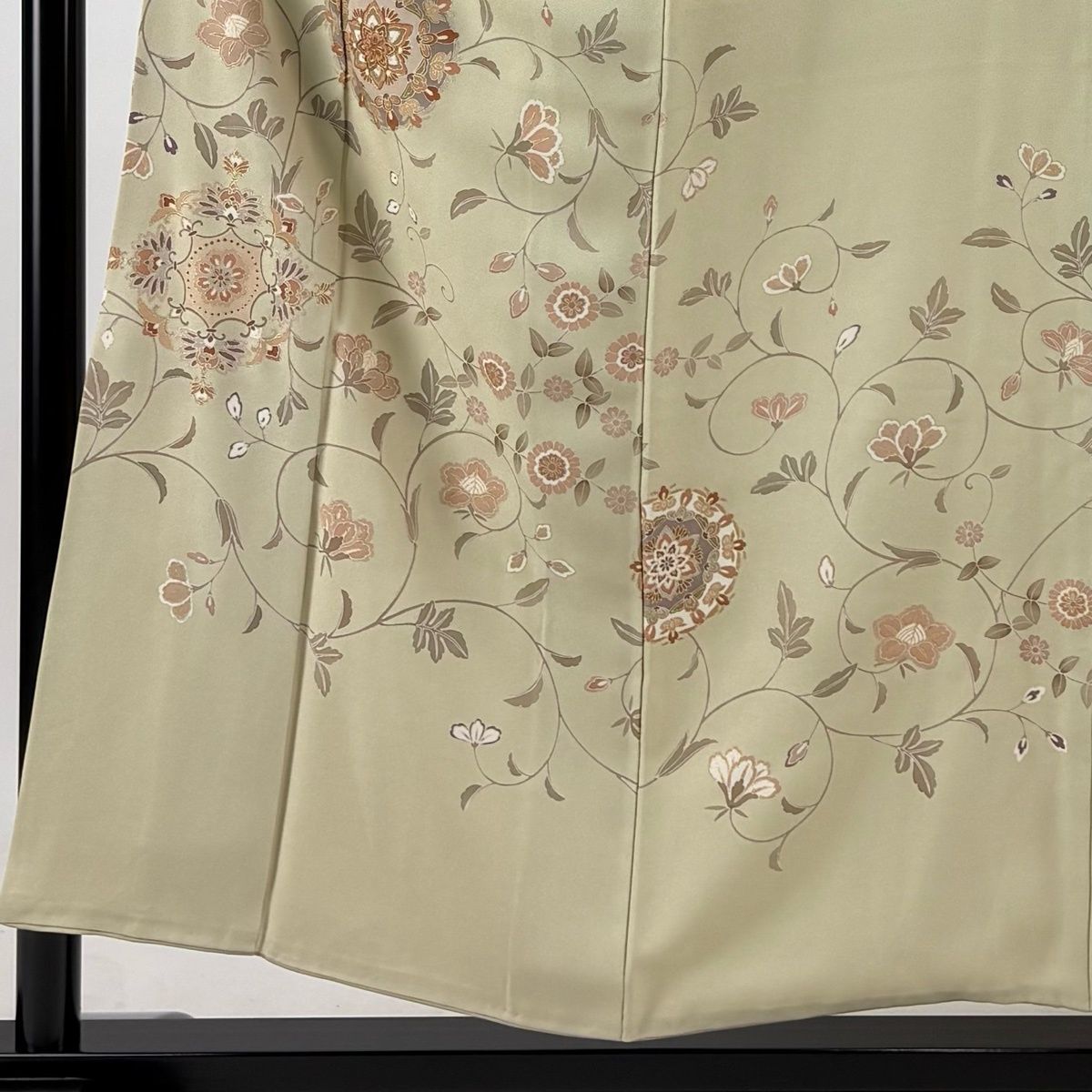 訪問着 着物 袷 金彩加工 刺繍 草花 正絹 裄69.5 L 中古 sn1542 訪問着