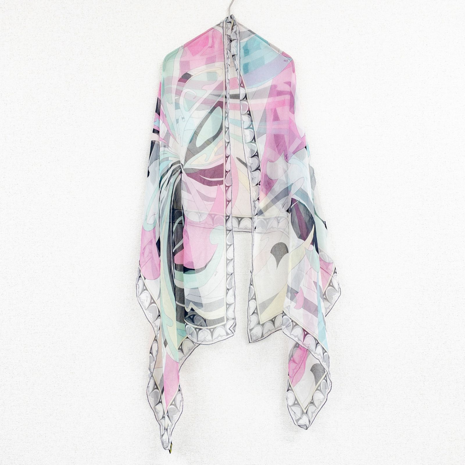 p*n様 EMILIO PUCCI ストール・ショール イタリア製 未使用 EMILIO