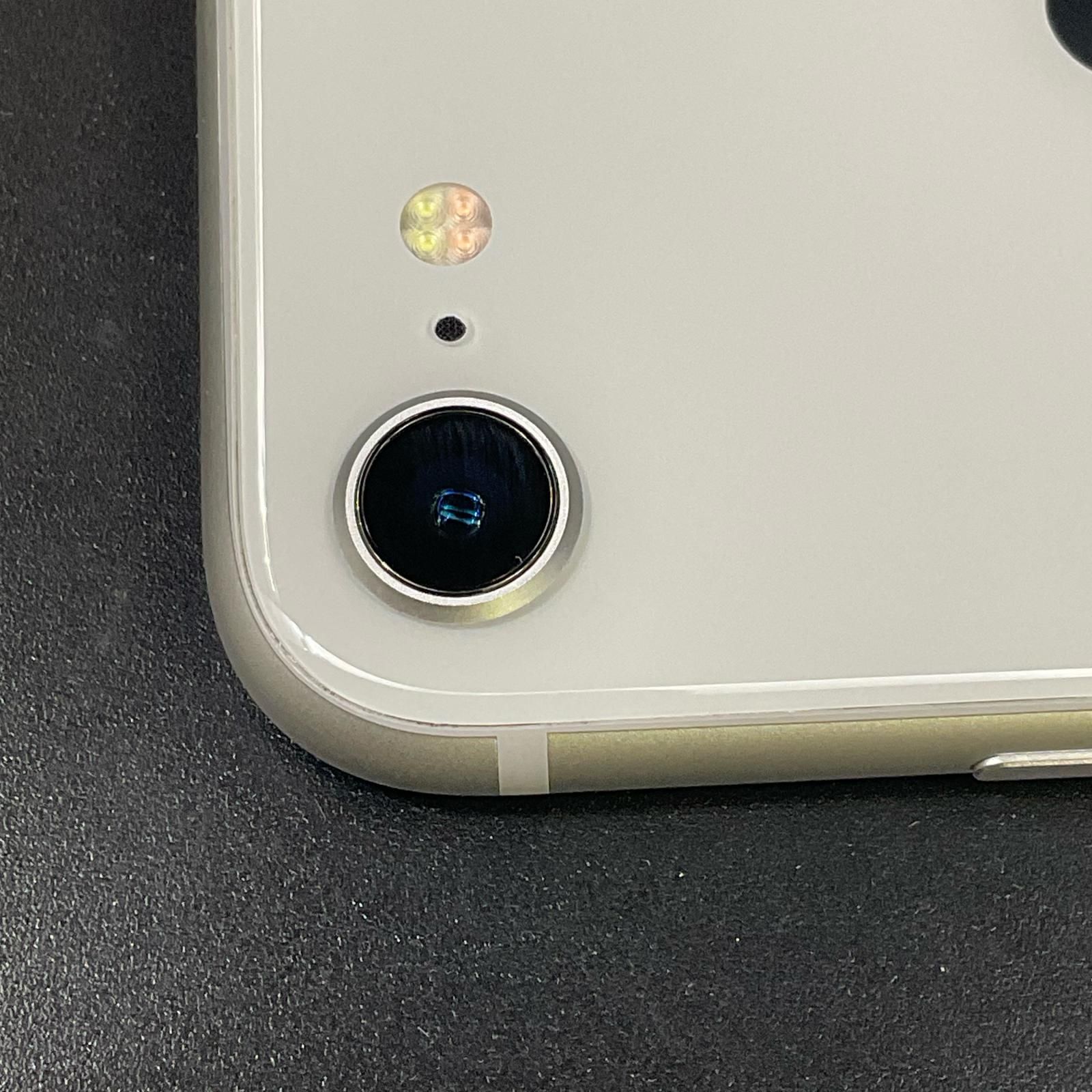 iPhone 8 64GB シルバー docomo SIMフリー 白ロム - メルカリ