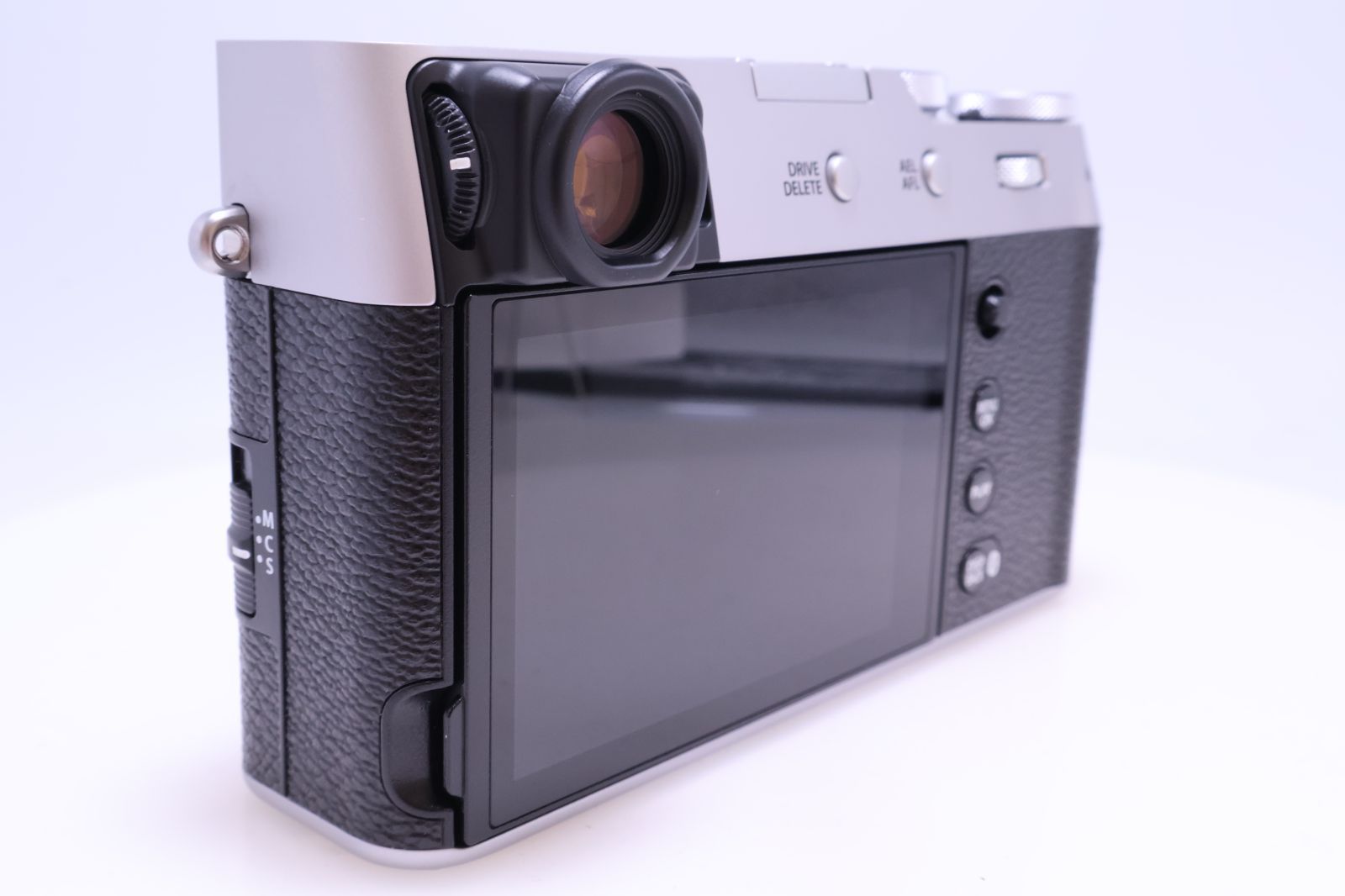 1,500回 ほぼ新品】FUJIFILM X100Ⅵ シルバー 日英二言語モデル