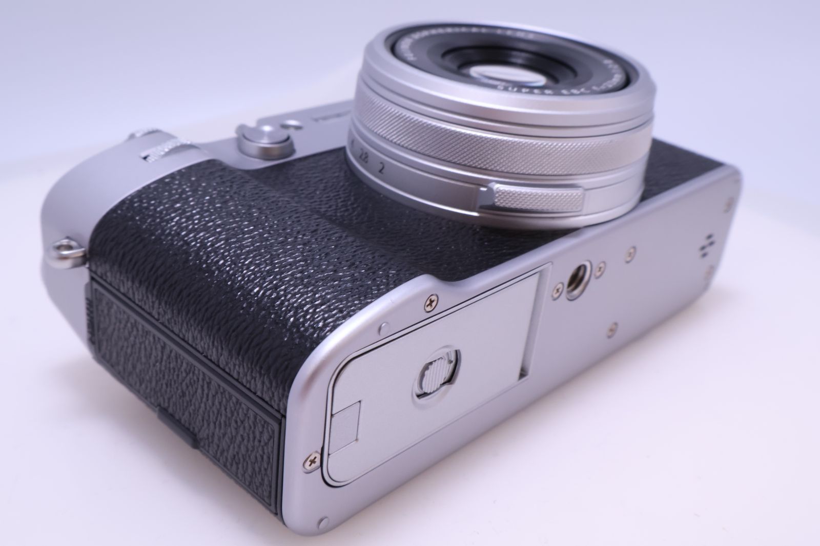 1,500回 ほぼ新品】FUJIFILM X100Ⅵ シルバー 日英二言語モデル