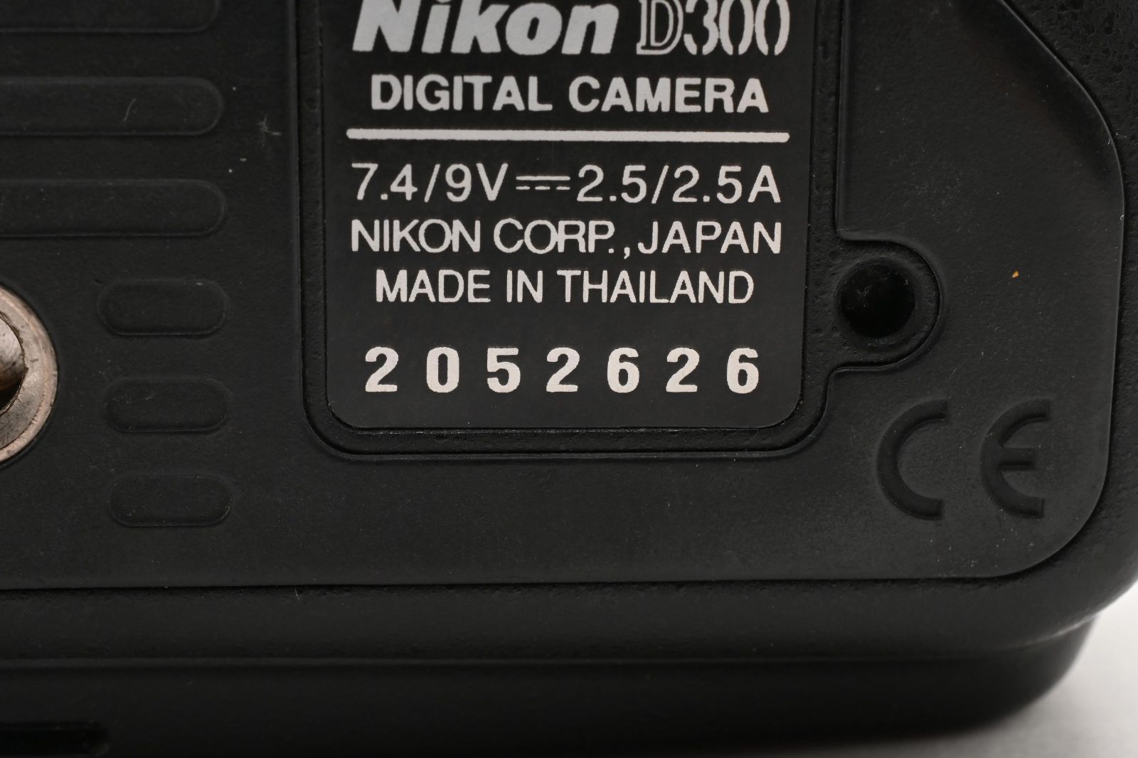 カメラ ☆美品☆ 《ショット数 30642回》 ニコン NIKON D300 ボディ #2556