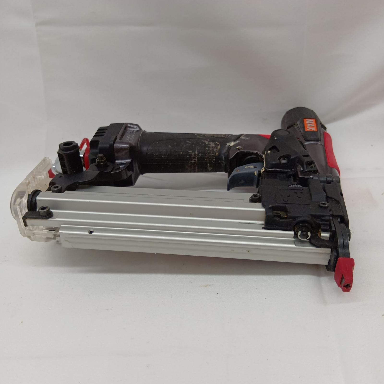 MAX(マックス) HA-55SF2(D) 高圧フィニッシュネイラ 高圧55ｍｍ 中古C ケース付き