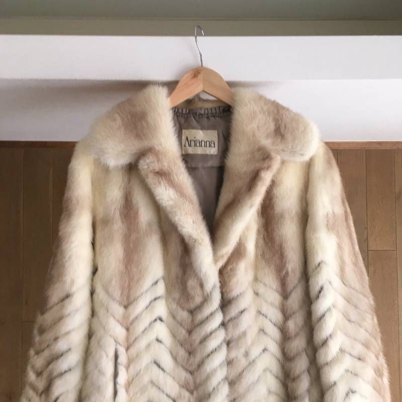 Cole Haan ミンクヤーン　ポンチョ　柔らか　被り　ミンクコート 美品 Arianna クロスミンク MINK 柔らか 袖太 ミンク コート F - メルカリ