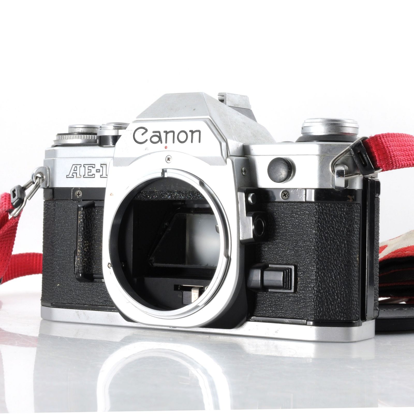 キヤノン】Canon AE-1 シルバー フィルムカメラ #M242 - メルカリ