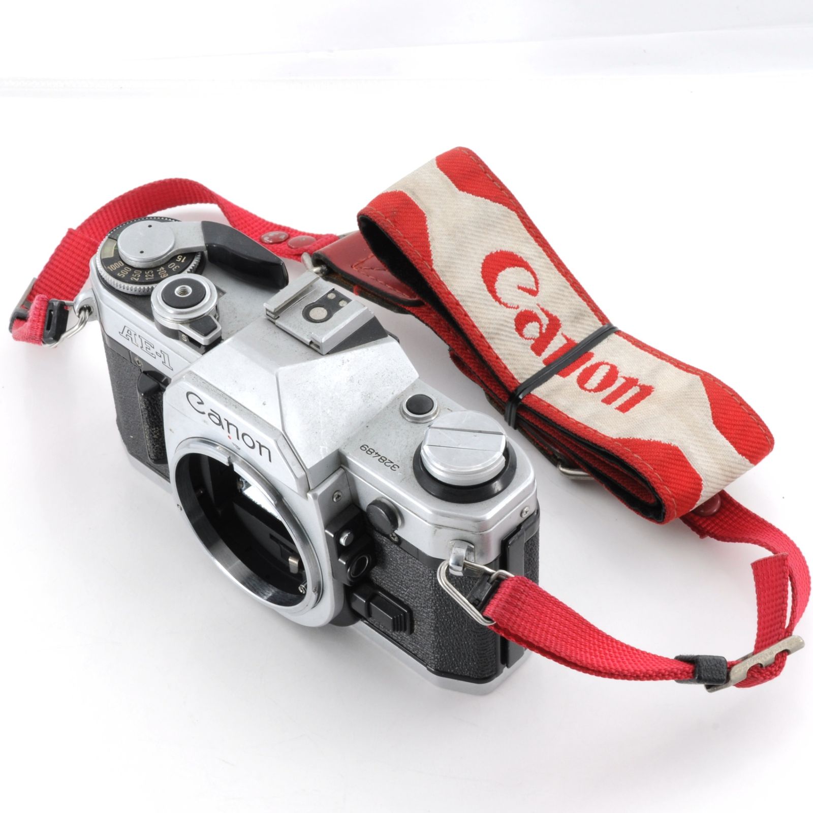 【ほぼ新品】 CANON AE-1 シルバー フィルムカメラ　ストラップ 完動品 キヤノン】Canon AE-1 シルバー フィルムカメラ #M242 - メルカリ