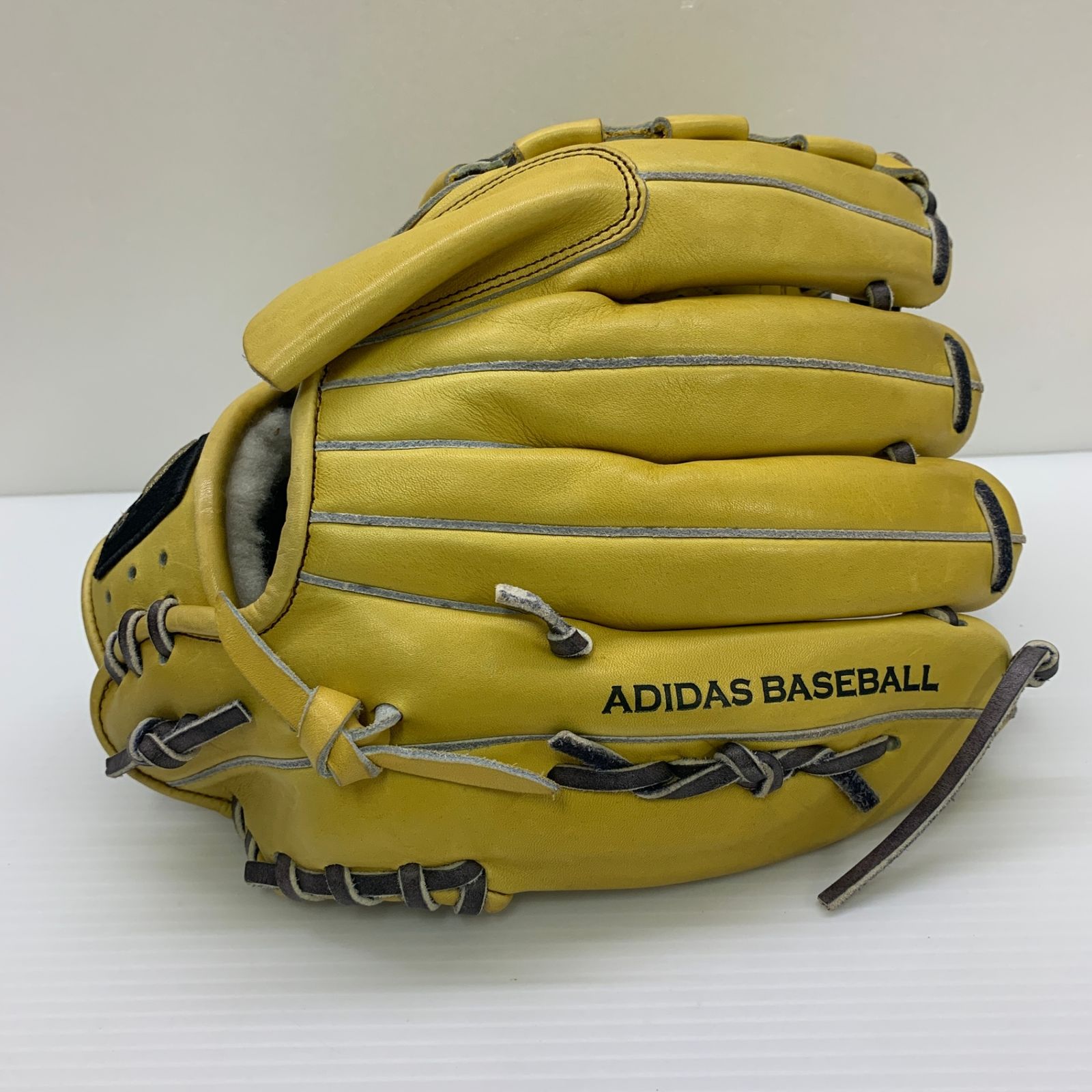 アディダス adidas プロフェッショナル B1720 硬式 大人 一般 投手用