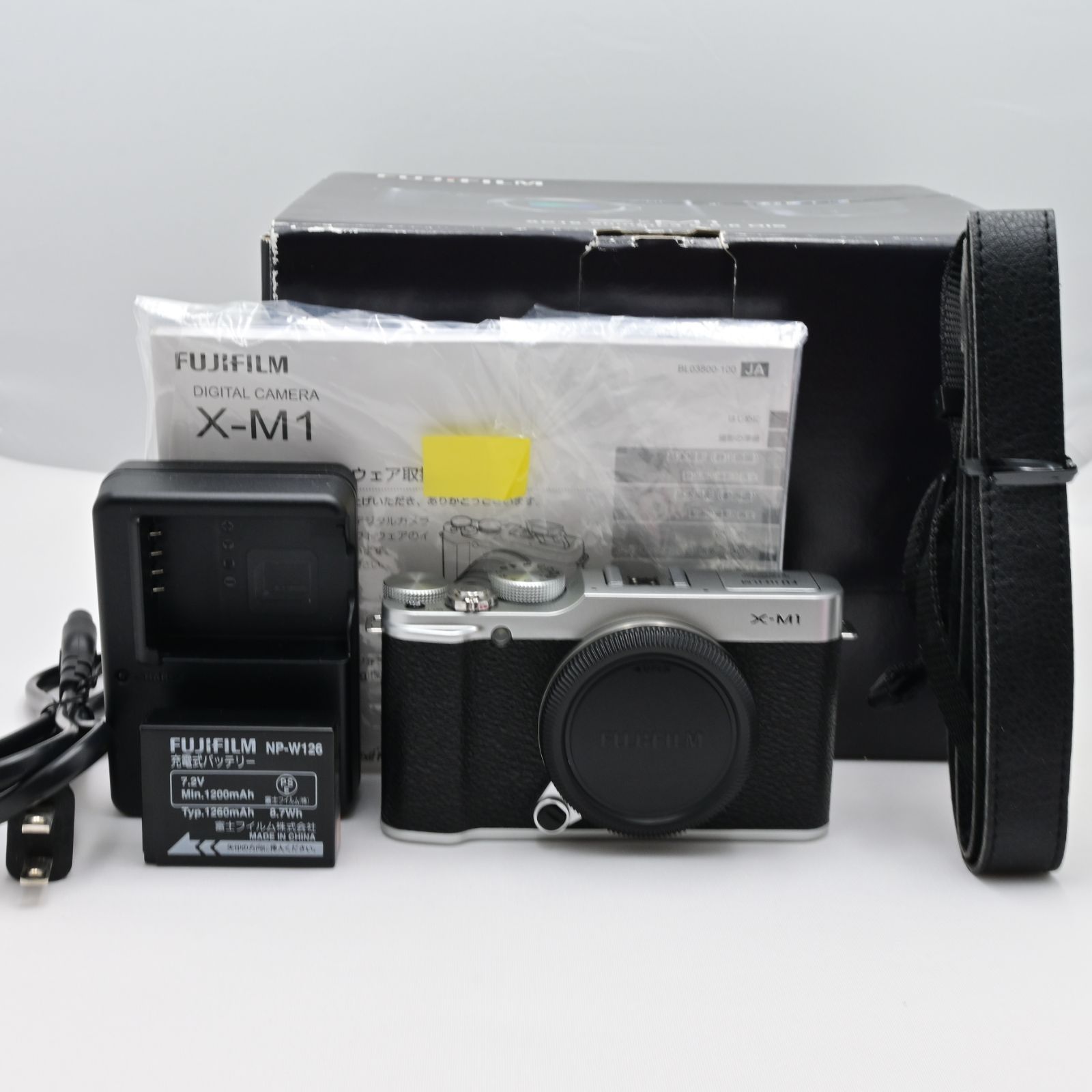 極上品FUJIFILM ミラーレス一眼 ボディ シルバー FX-X-M1S - メルカリ