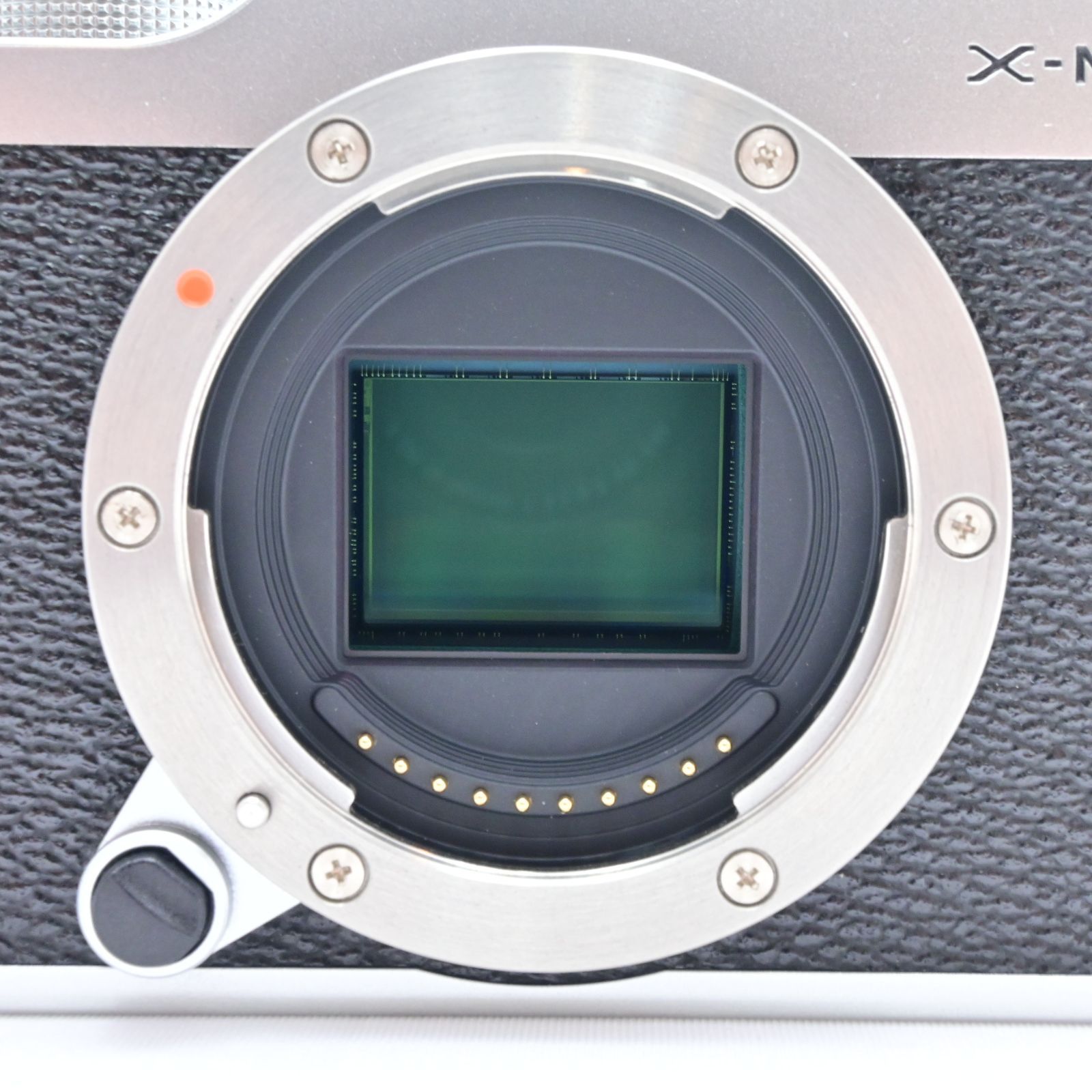 極上品FUJIFILM ミラーレス一眼 ボディ シルバー FX-X-M1S - メルカリ