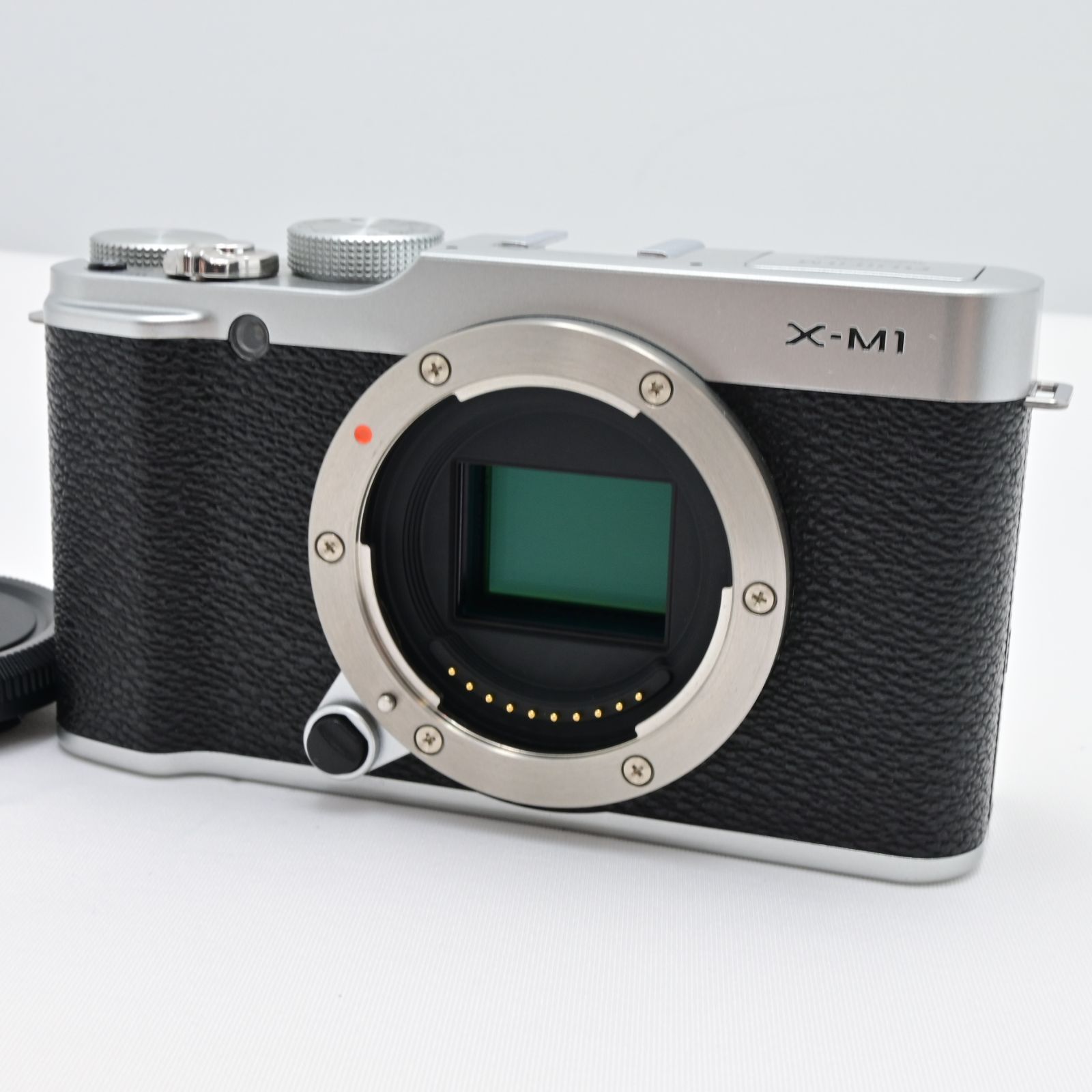 極上品FUJIFILM ミラーレス一眼 ボディ シルバー FX-X-M1S - メルカリ