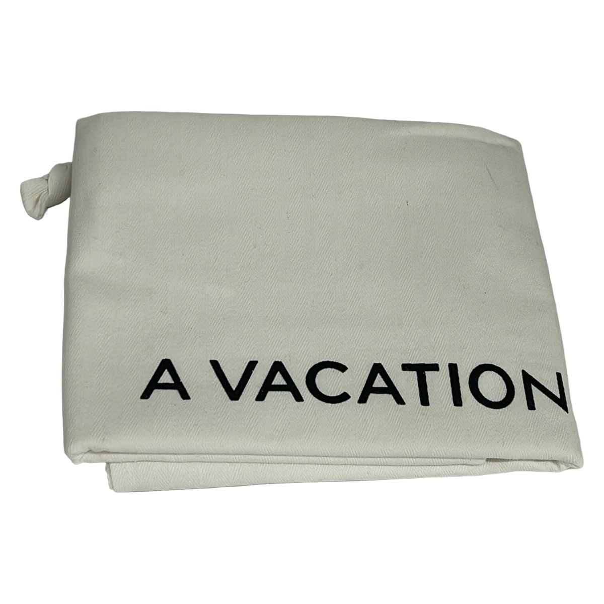 A VACATION(アヴァケーション) クラッチバッグ - ネイビー×イエロー