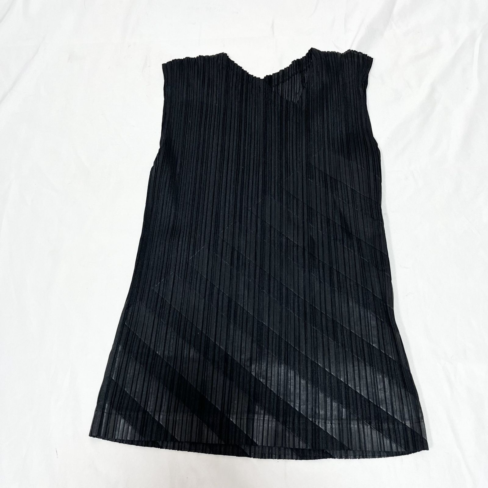 ISSEY MIYAKE イッセイミヤケ PLEATS PLEASE プリーツプリーズ