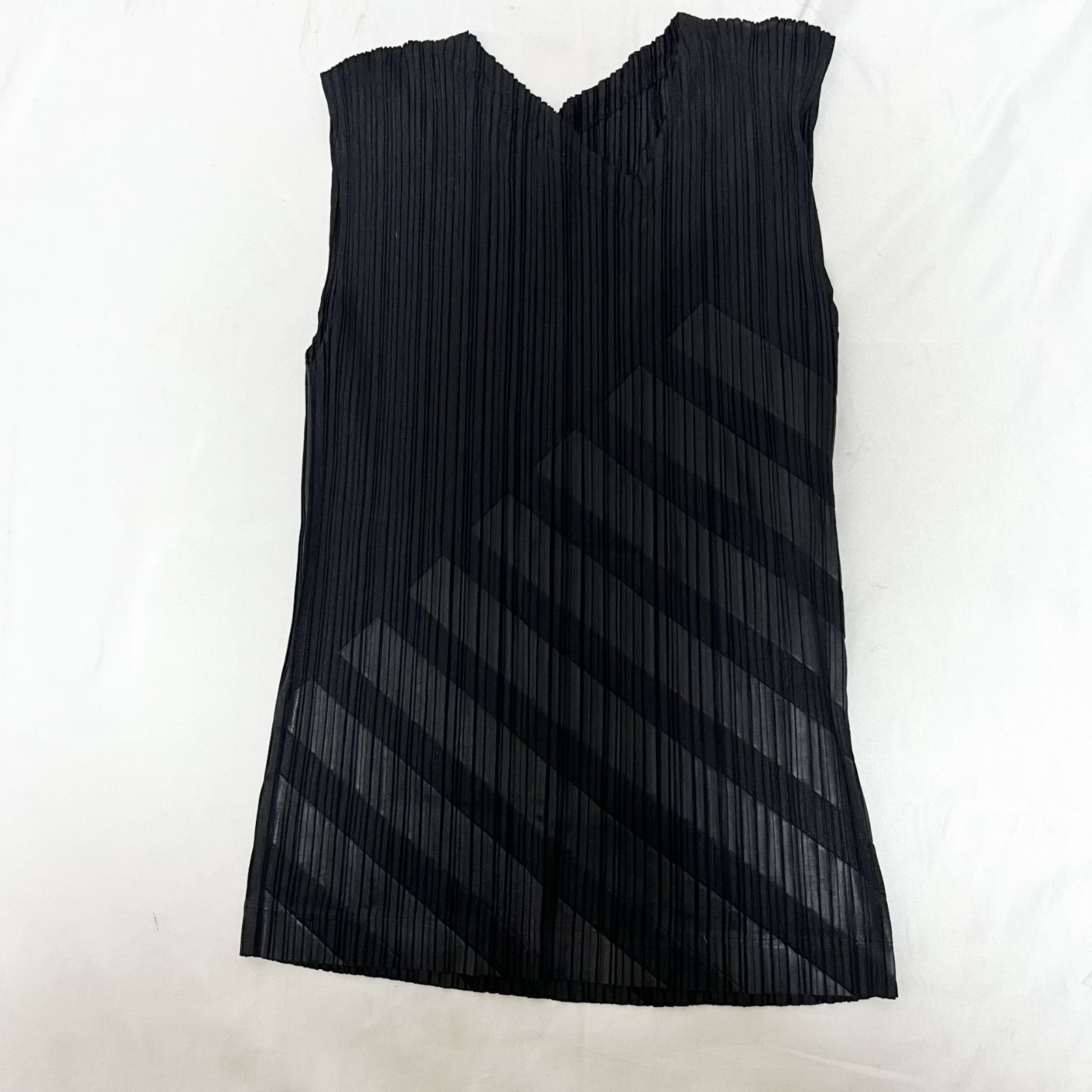 ISSEY MIYAKE イッセイミヤケ PLEATS PLEASE プリーツプリーズ