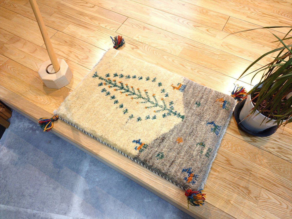 ペルシャ　ギャッベ 玄関マット小　60.5x42㎝ ベージュ　生命の木　風景　NN20377