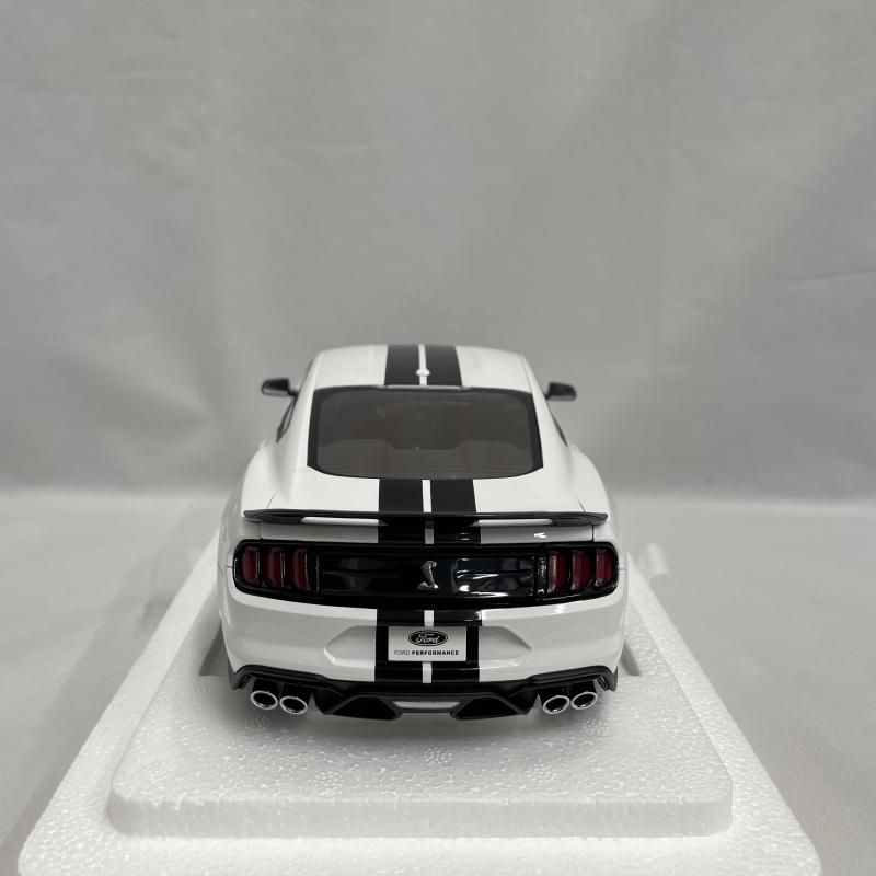 中古】1/18 フォード マスタング シェルビー GT500 (ホワイト×ブラック