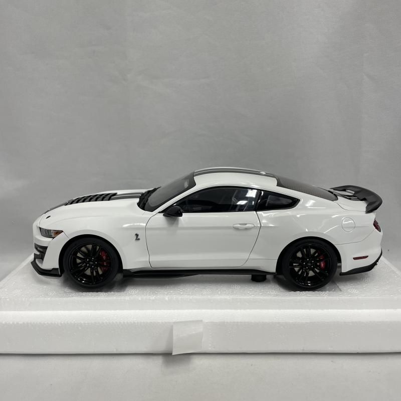 【中古】1/18 フォード マスタング シェルビー GT500 (ホワイト×ブラック・ストライプ) 「オートアート・コンポジットモデルシリーズ」[79]