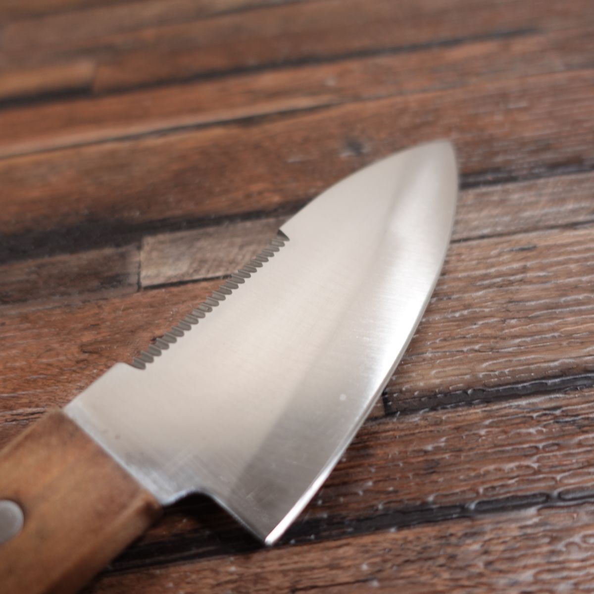 【研ぎ済み】　出刃包丁　アジ切包丁　和包丁　ナイフ　料理　釣り 釣人 アジ切包丁 研ぎ済 アジ切り 両刃 ステンレス セレーション付き