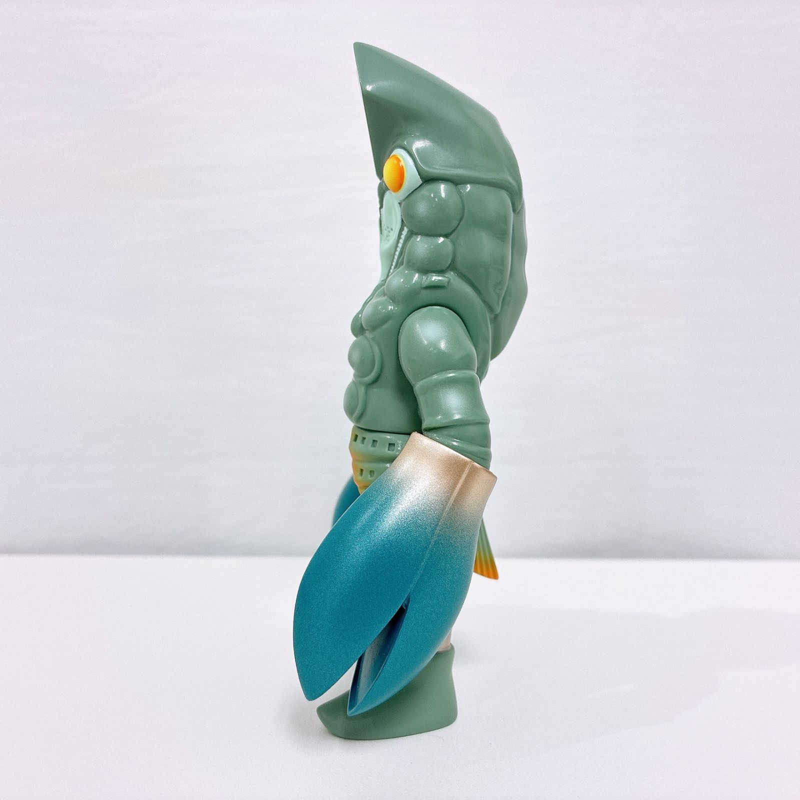 One up KAIJIN バルタン星人 灰緑鉄カラー ソフビ - メルカリ