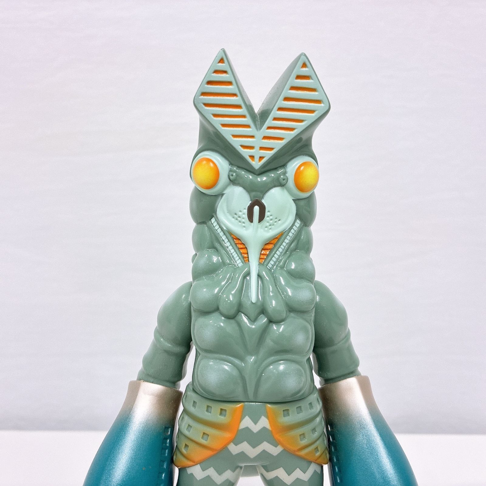 One up KAIJIN バルタン星人 灰緑鉄カラー ソフビ - メルカリ