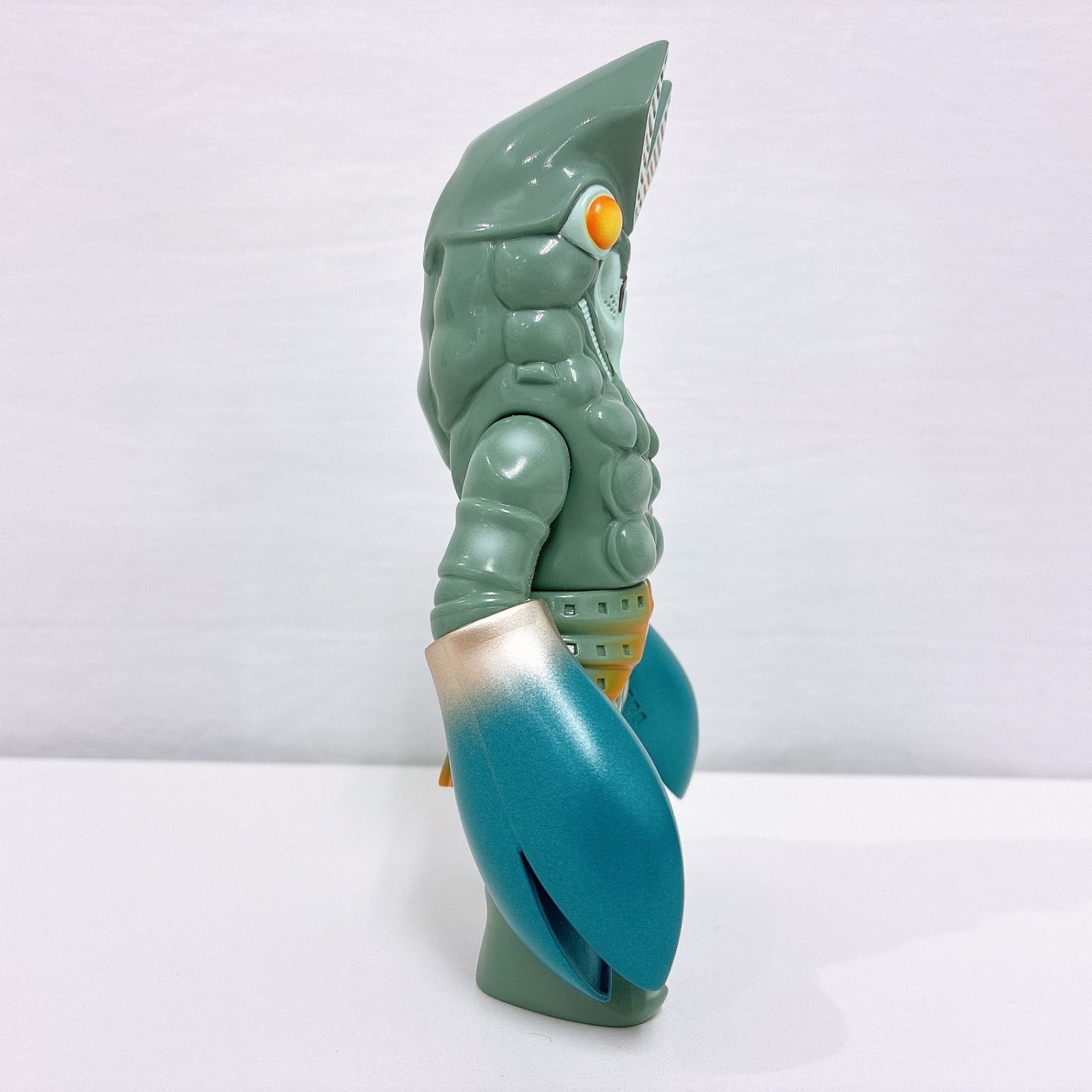 One up KAIJIN バルタン星人 灰緑鉄カラー ソフビ - メルカリ
