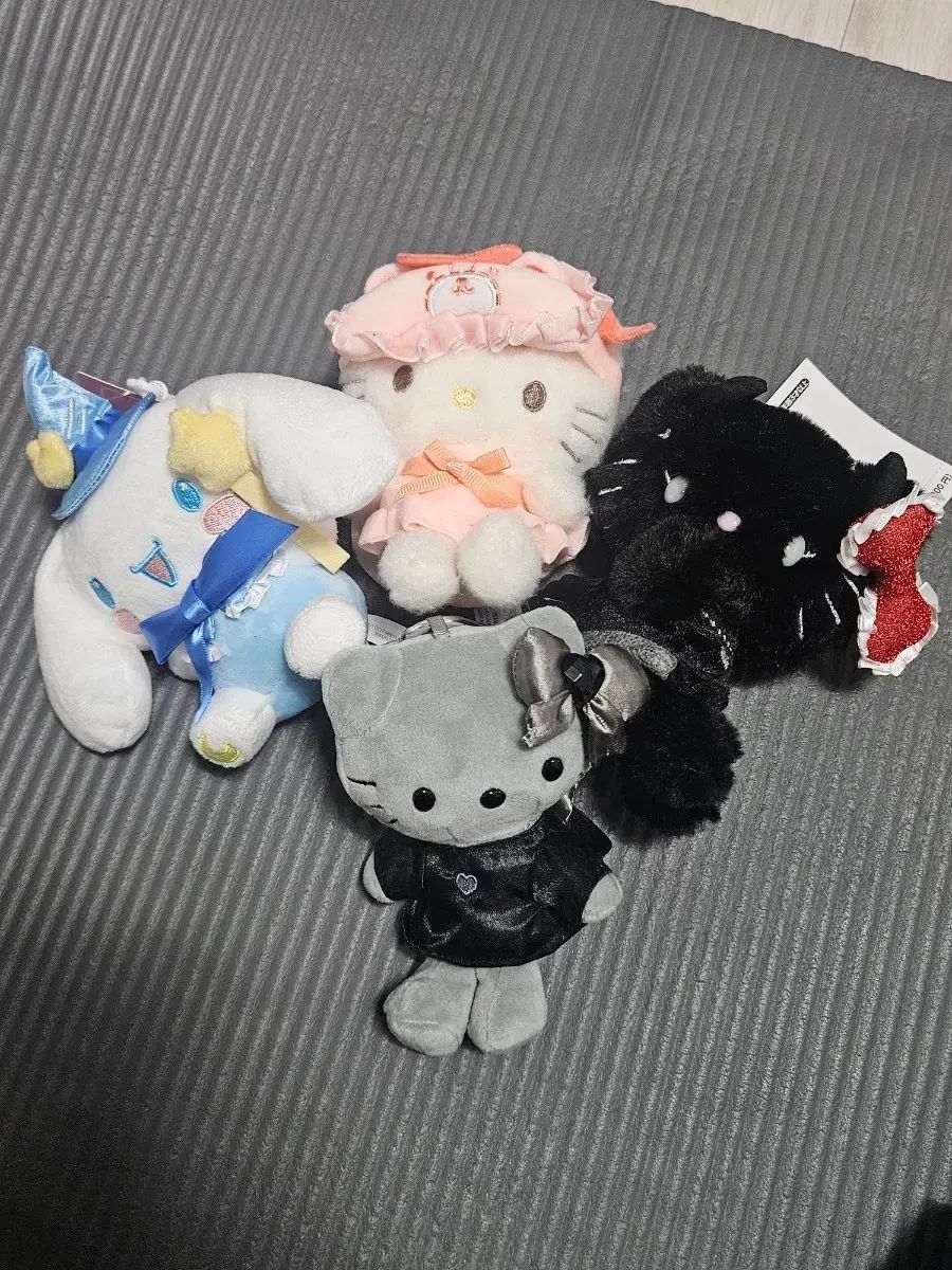 サンリオ ぬいぐるみ 4種 セット (シナモロール、ハローキティ)