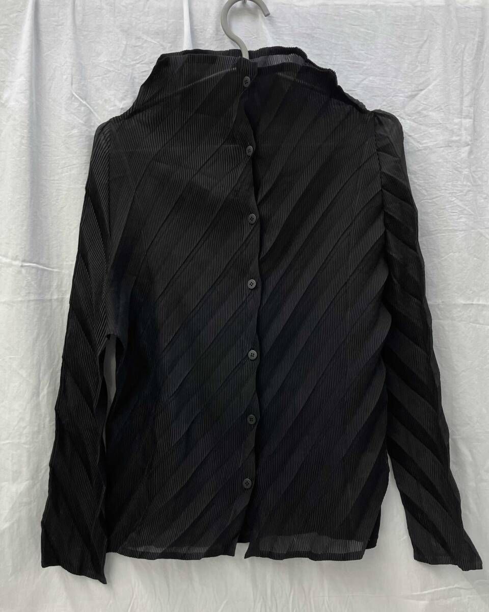 me ISSEY MIYAKE ミー イッセイミヤケ ANGLE PLEATS SHIRT長袖プリーツ