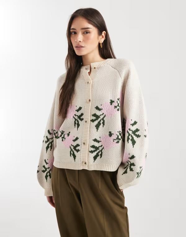 ミスセルフフリッジ レディース アウター カーディガン クルーネック フラワー柄 フラワー Misselfridge floral crew neck oversized cardigan in mu