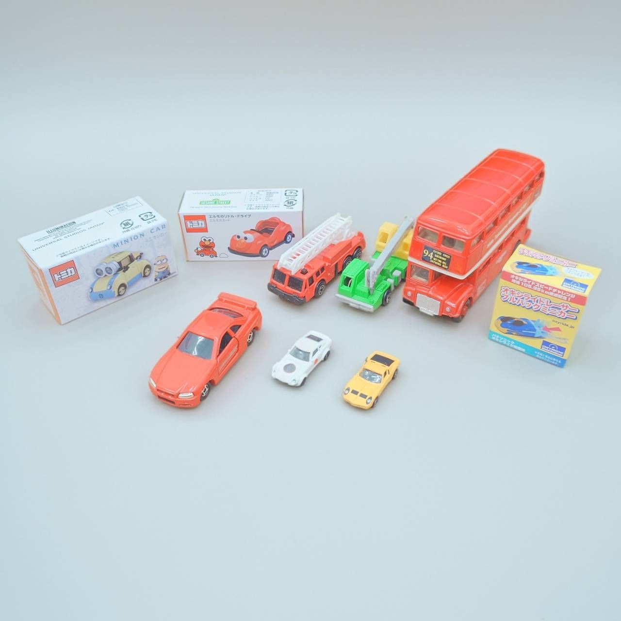 長】ミニカーおまとめ8台セット！ USJ限定トミカ ミニオンカー未開封