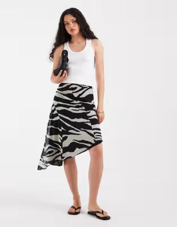 エイソス レディース ボトムスカート シフォン アシンメトリー プリント マキシ ASOS DESIGN chiffon asymmetric hemaxi skirt in zebra print