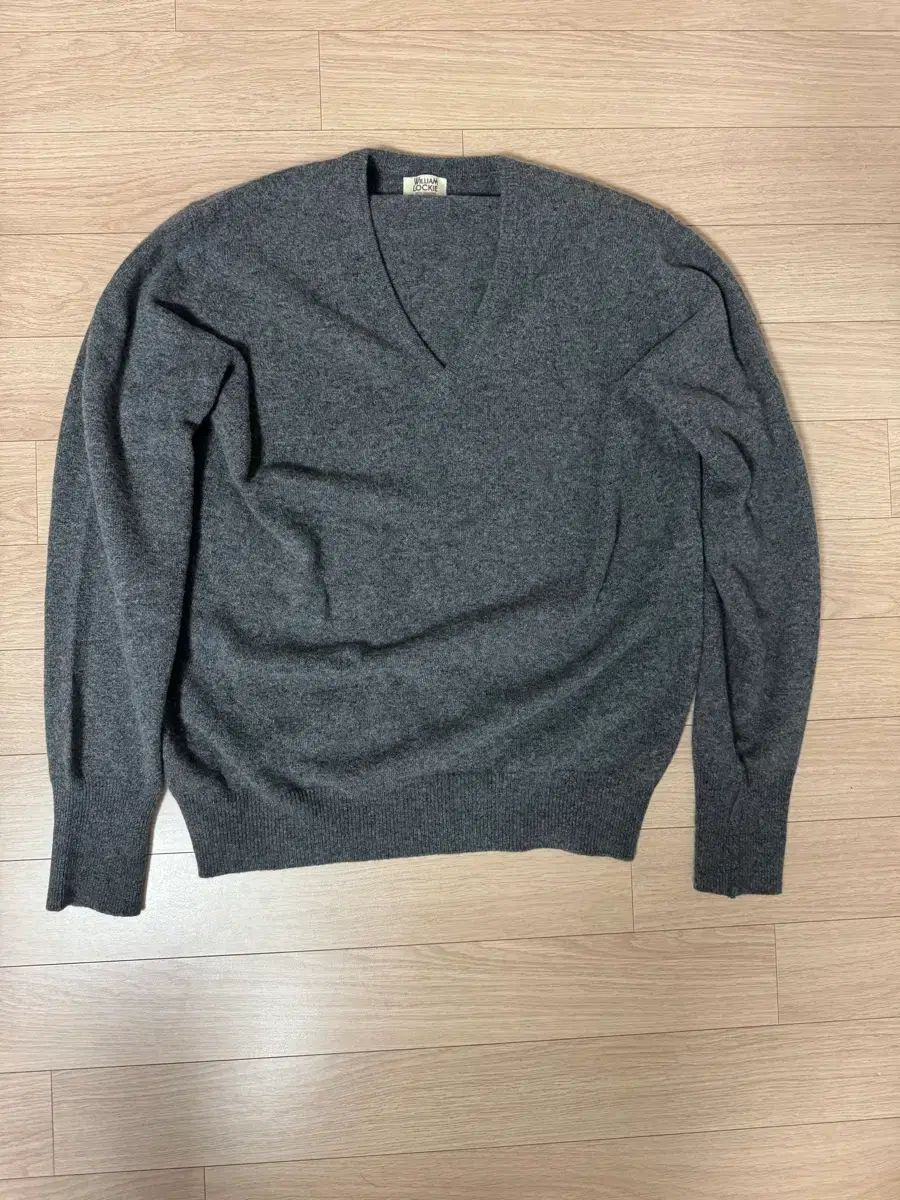 (46) ウィリアムロッキー グレー Vネック ニット 27,191円