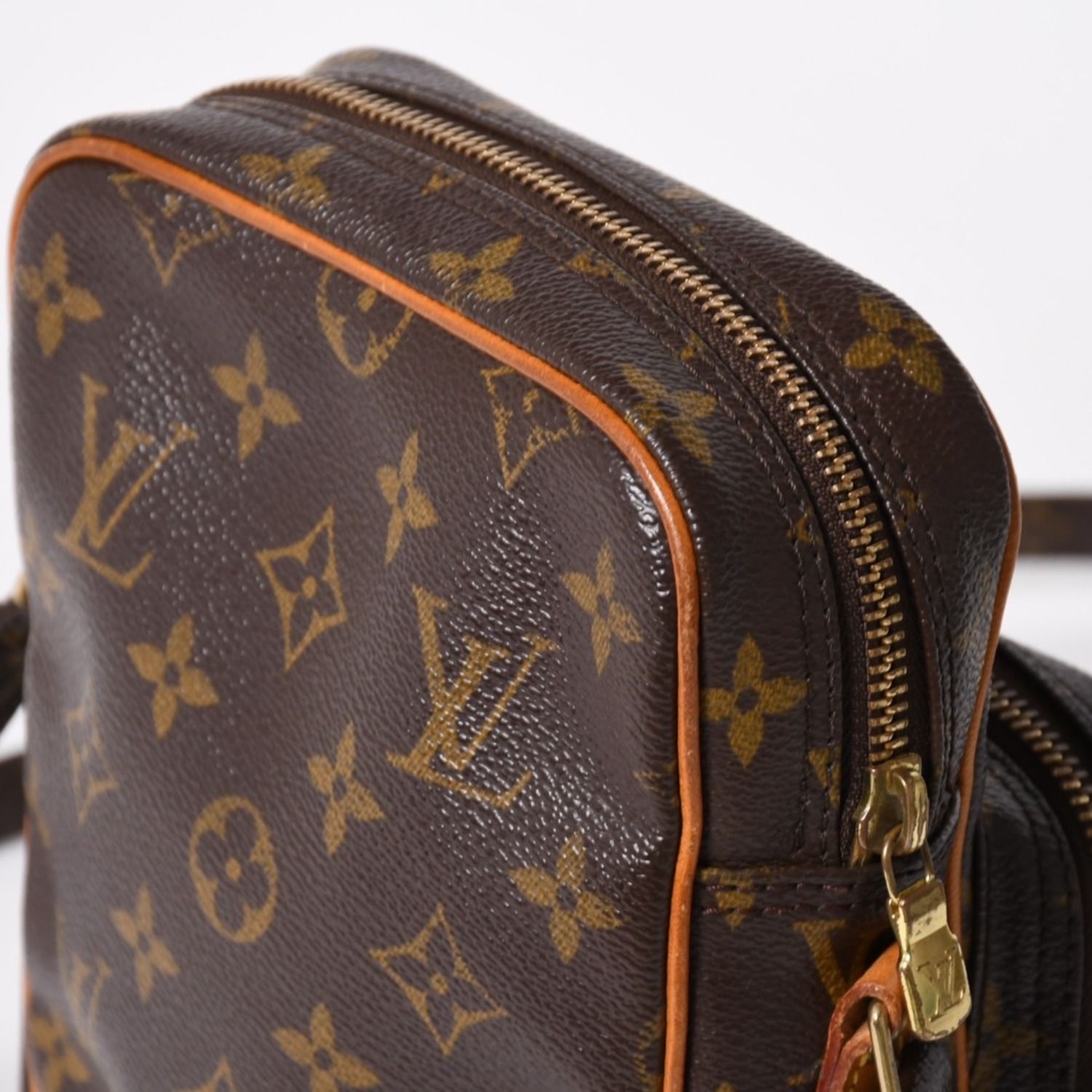LOUIS VUITTON ルイヴィトン アマゾン ショルダーバッグ M45236