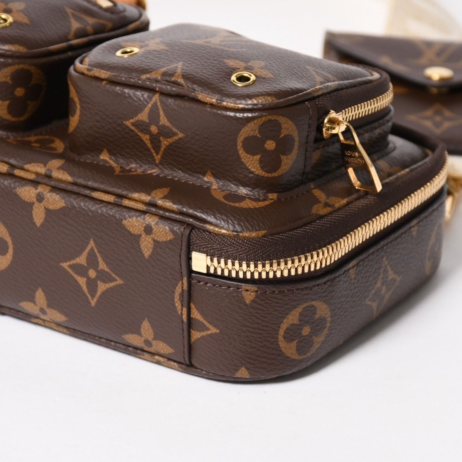 極美品 LOUIS VUITTON ルイヴィトン モノグラム ユーティリティ クロス