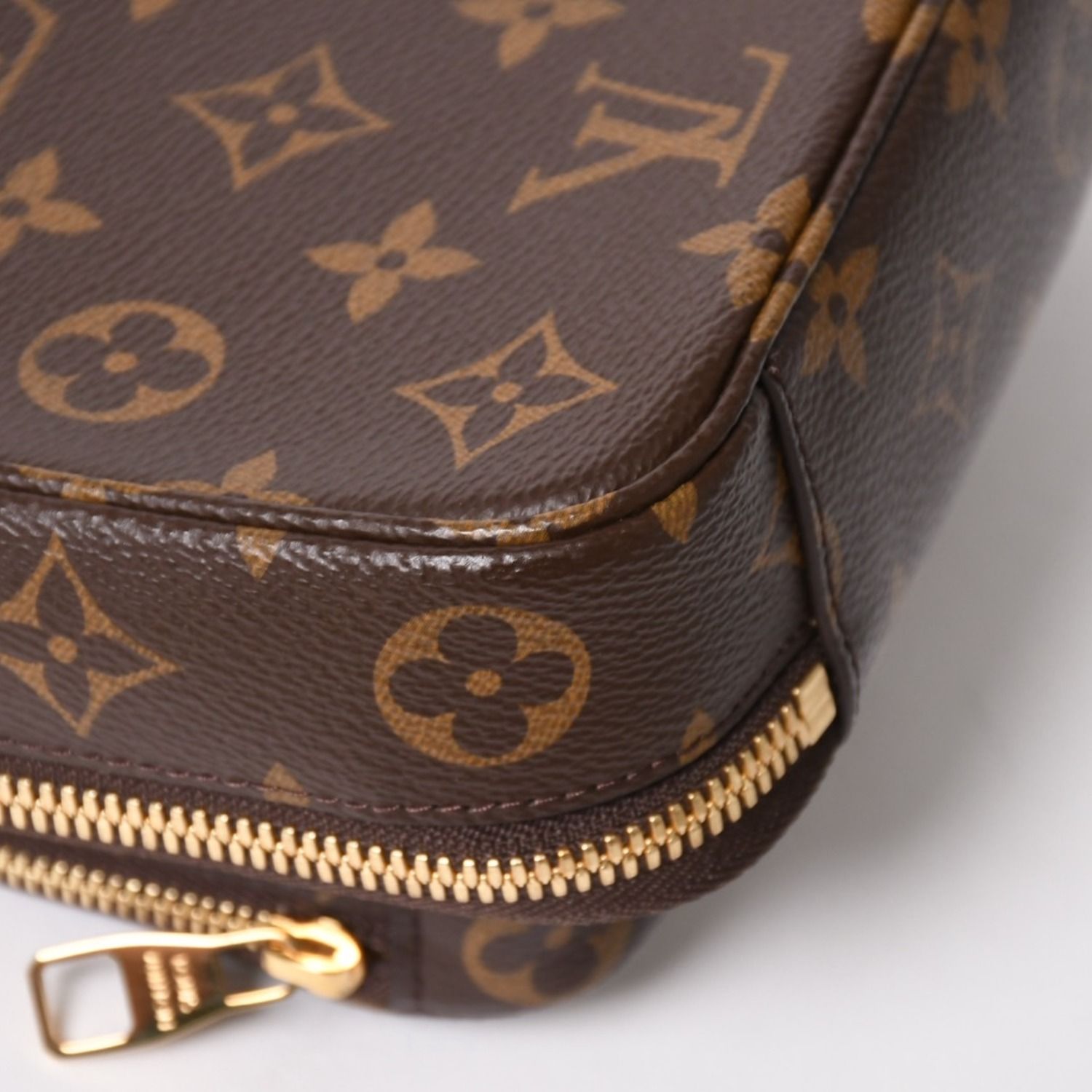 極美品 LOUIS VUITTON ルイヴィトン モノグラム ユーティリティ クロス