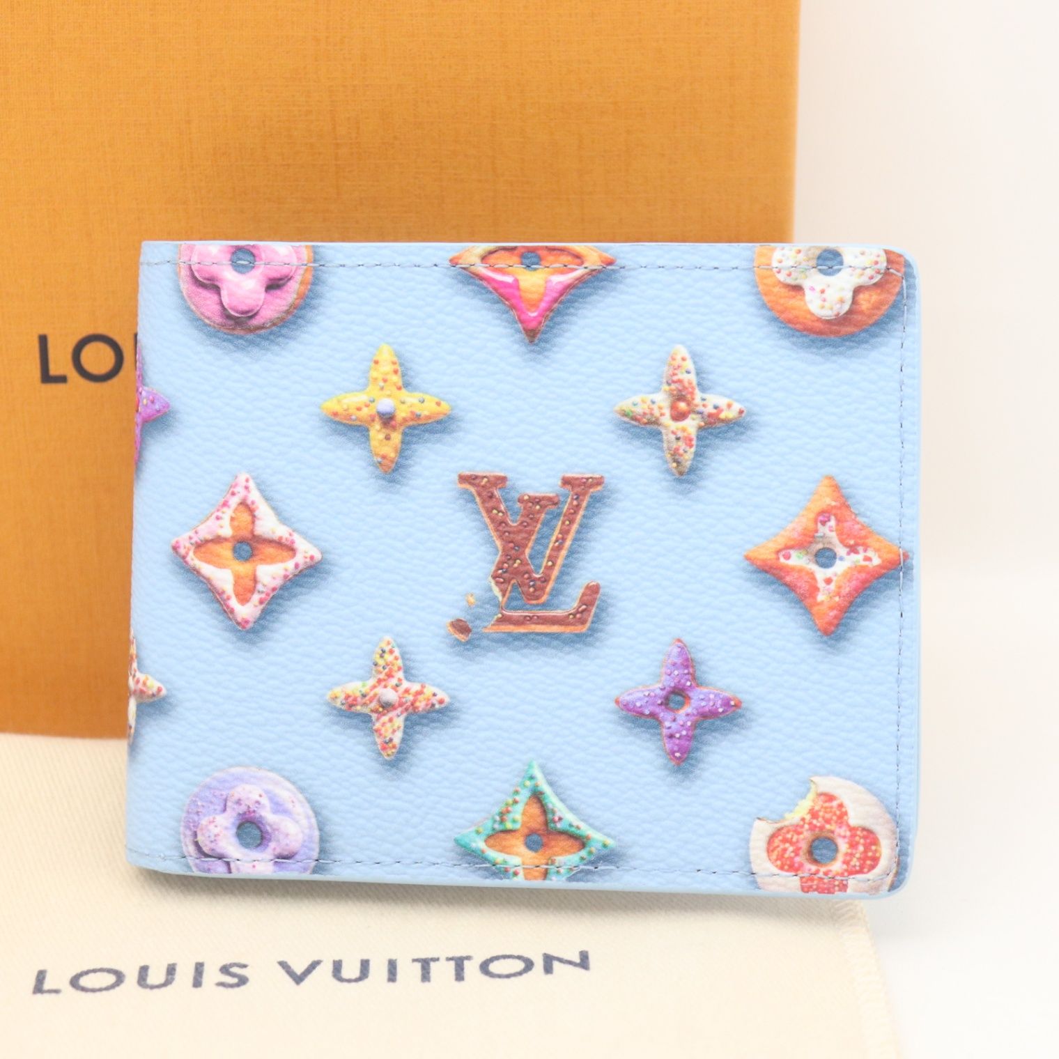 ITG9TBT88JJ4 未使用 保管品 LOUIS VUITTON ルイヴィトン ポルトフォイユ スレンダー モノグラムドーナツ ブルーベリー 二つ折り財布 M28042 箱 保存袋