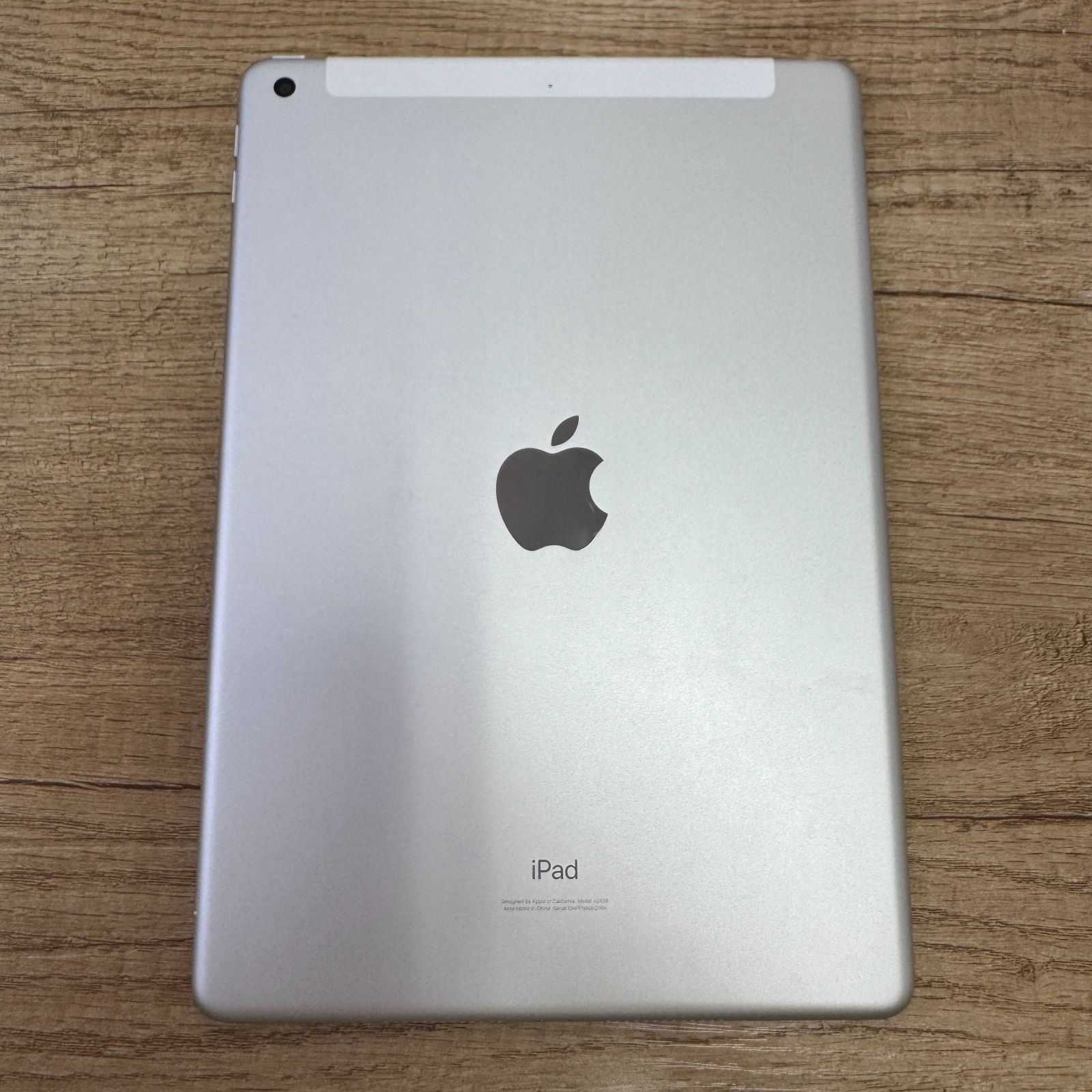 iPad 8 32GB WiFi+Cellular シルバー SIMフリー - メルカリ